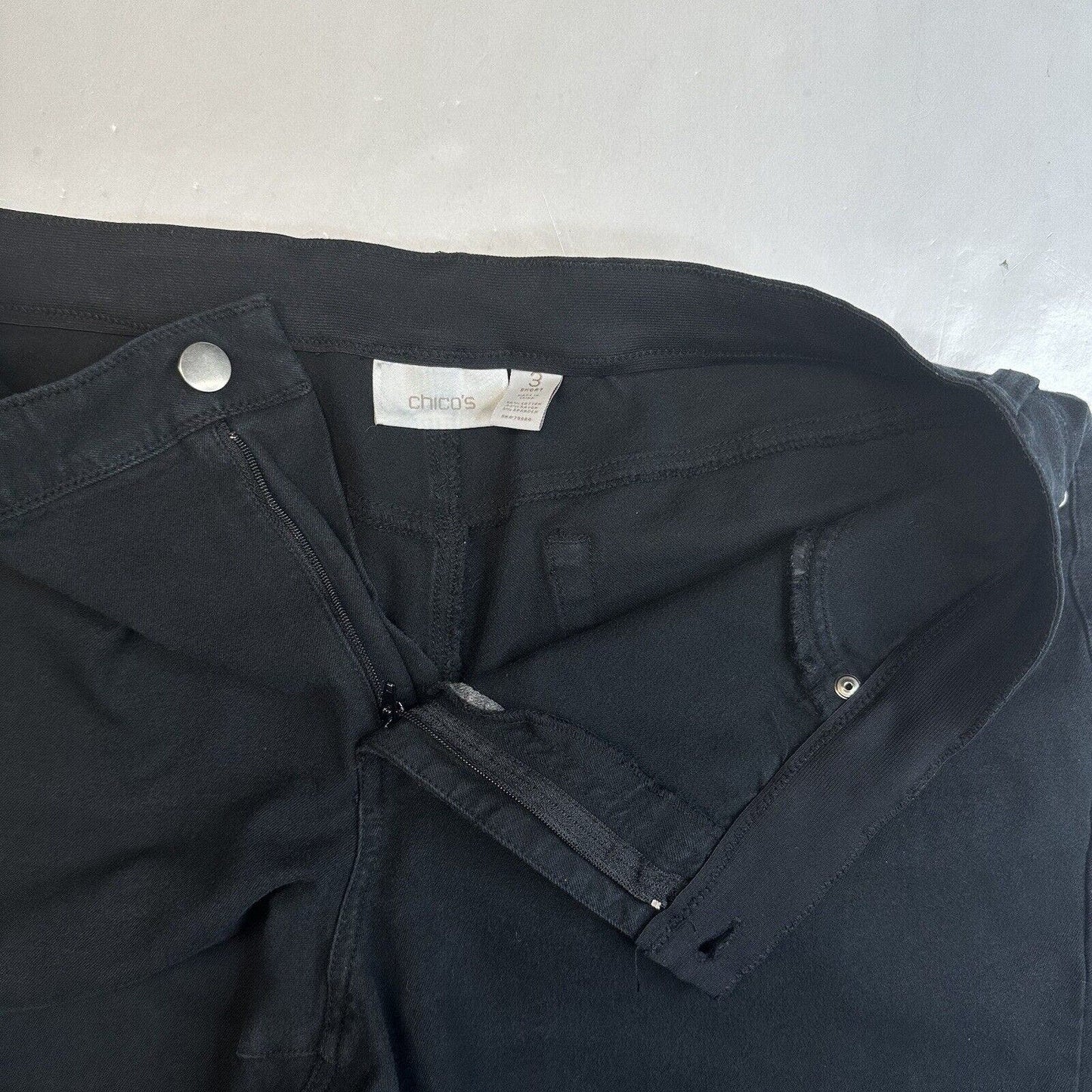 Chicos Jeans 3 Short Womens 16 Straight Crop Black Stretch Denim Comfort