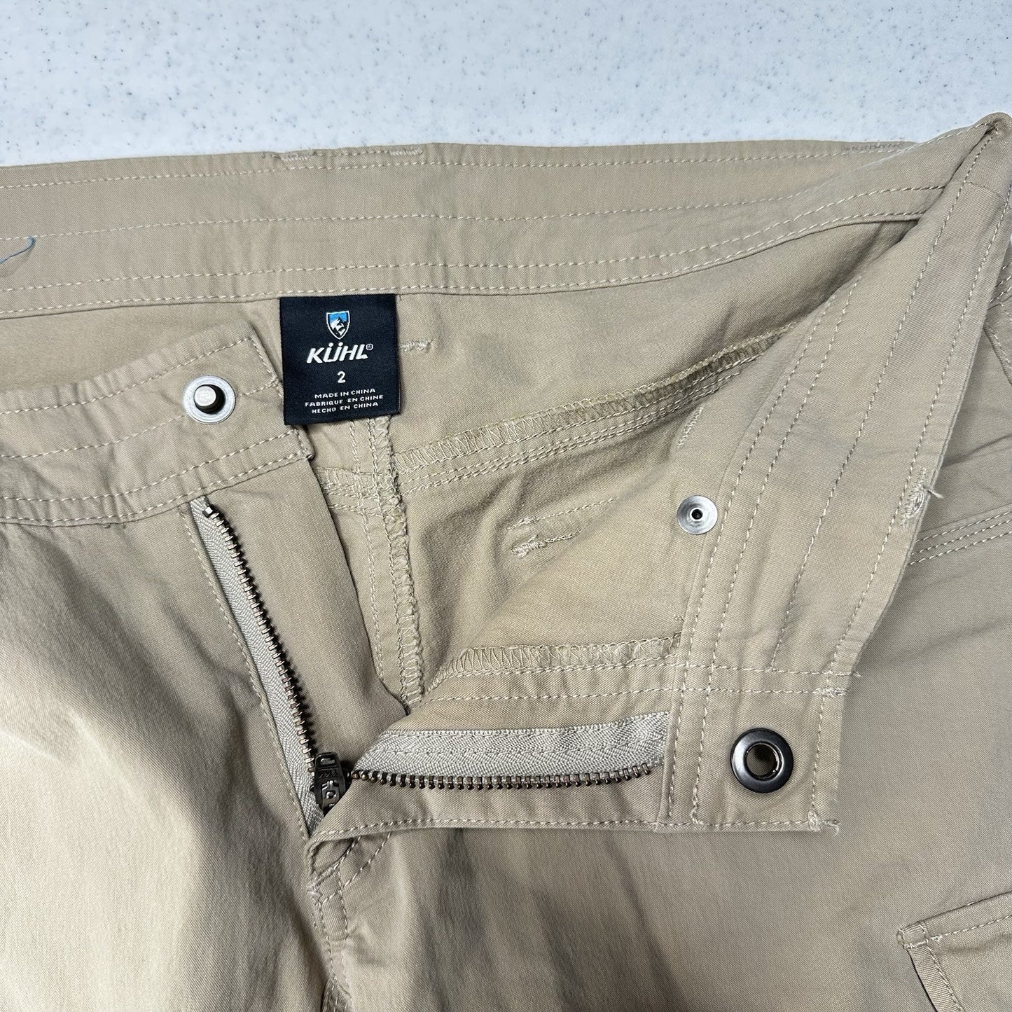 KUHL Shorts Womens 2 Splash Cargo Short 10" Bermuda Beige Khaki Hiking Gorpcore