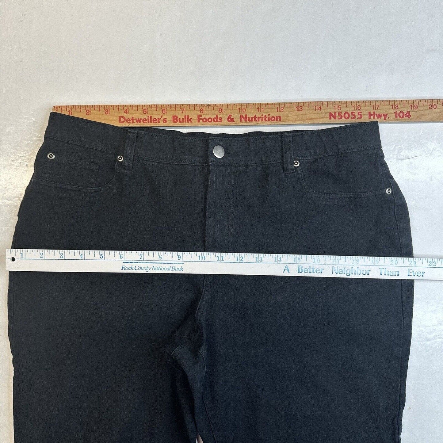 Chicos Jeans 3 Short Womens 16 Straight Crop Black Stretch Denim Comfort