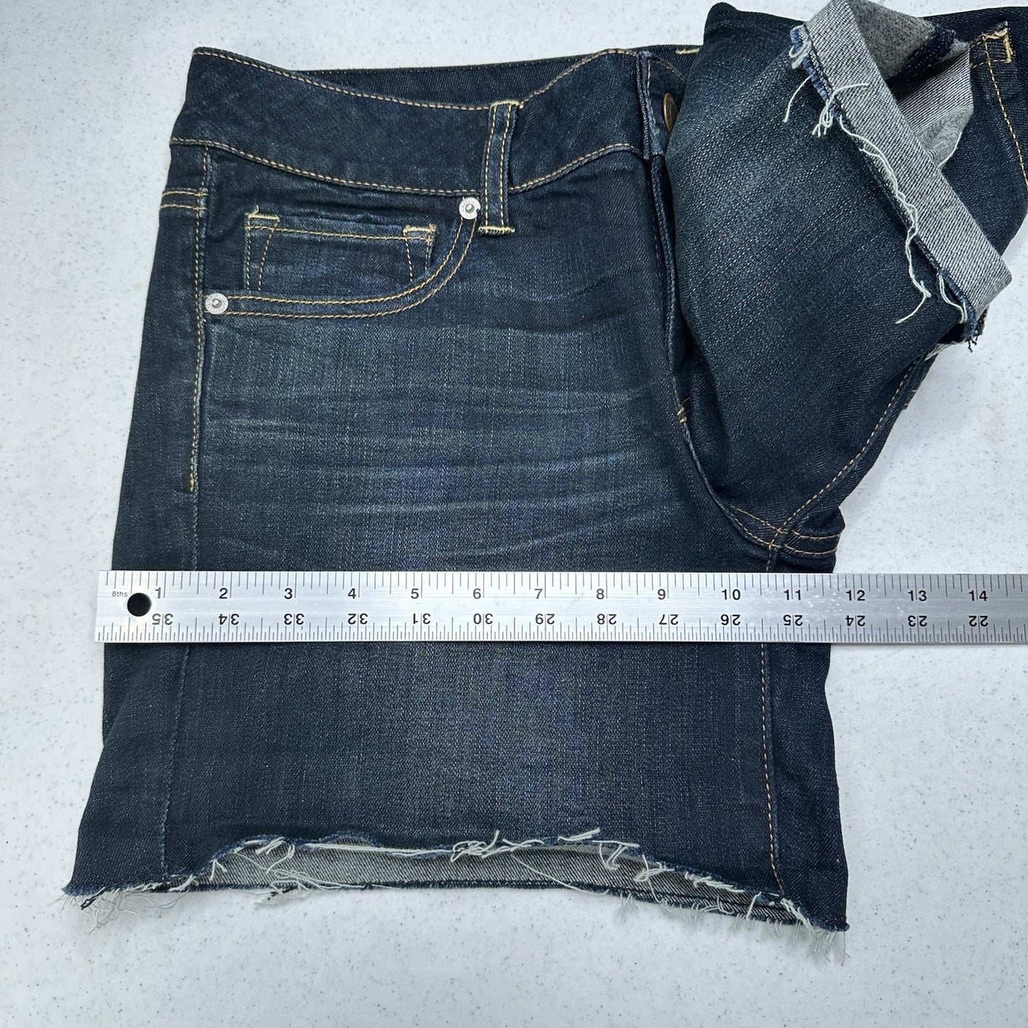 American Eagle Shorts Womens 12 Midi Blue Jean Denim Stretch Fray *35"Waist EUC