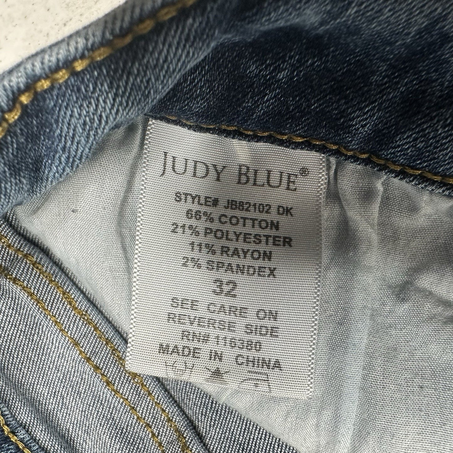 Judy Blue Jeans Womens 32 Relaxed Fit Tapered Leg Blue Stretch Denim Distressed