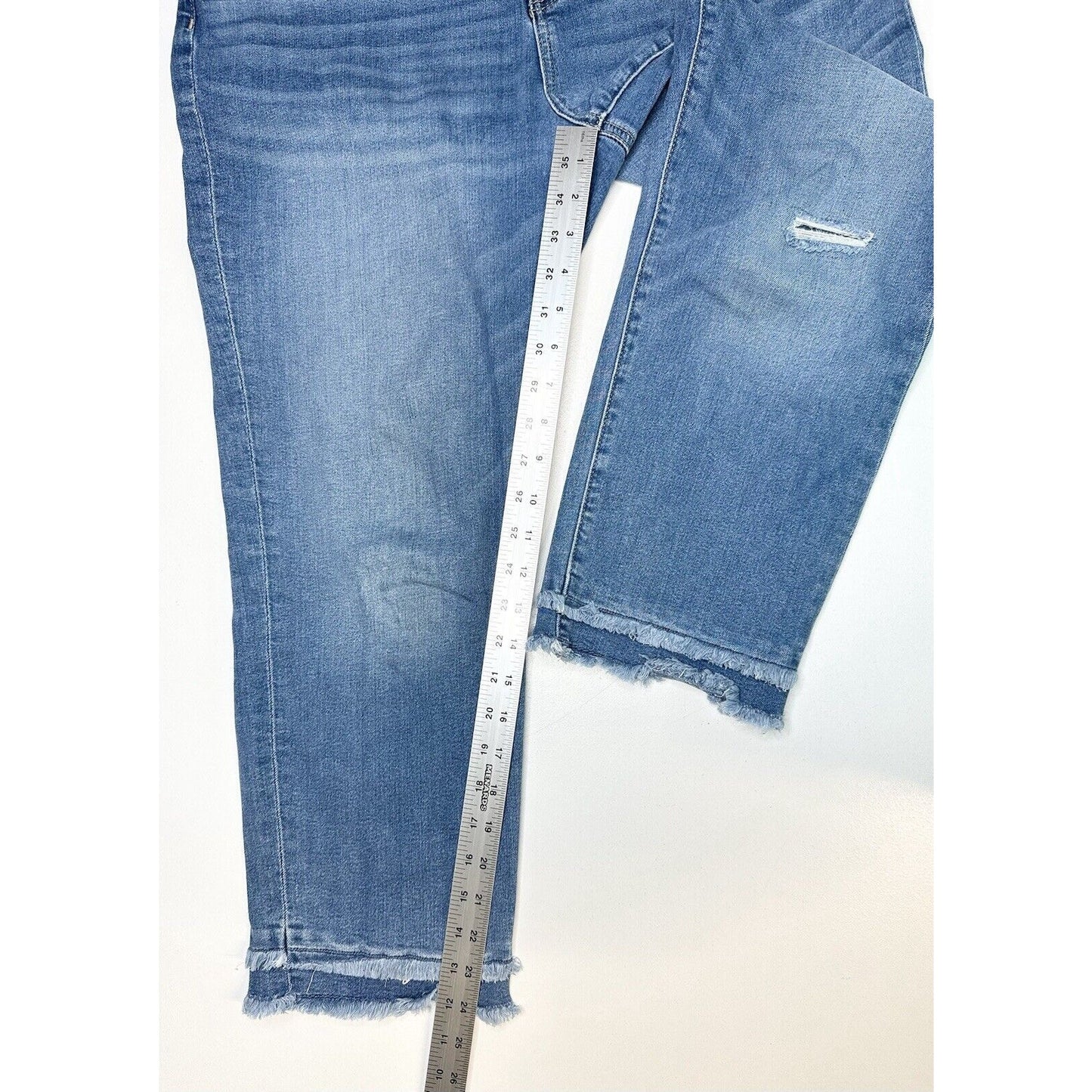 Chicos Jeans 2 US 12 So Slimming Girlfriend Slim Leg Crop Blue Denim Fray *Spot