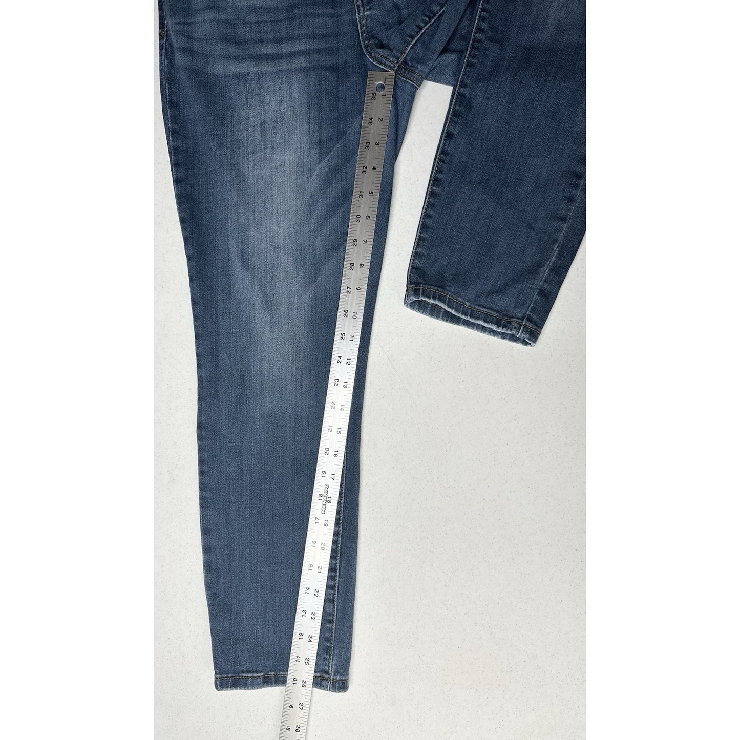 Judy Blue Jeans Womens 32 Relaxed Fit Tapered Leg Blue Stretch Denim Distressed