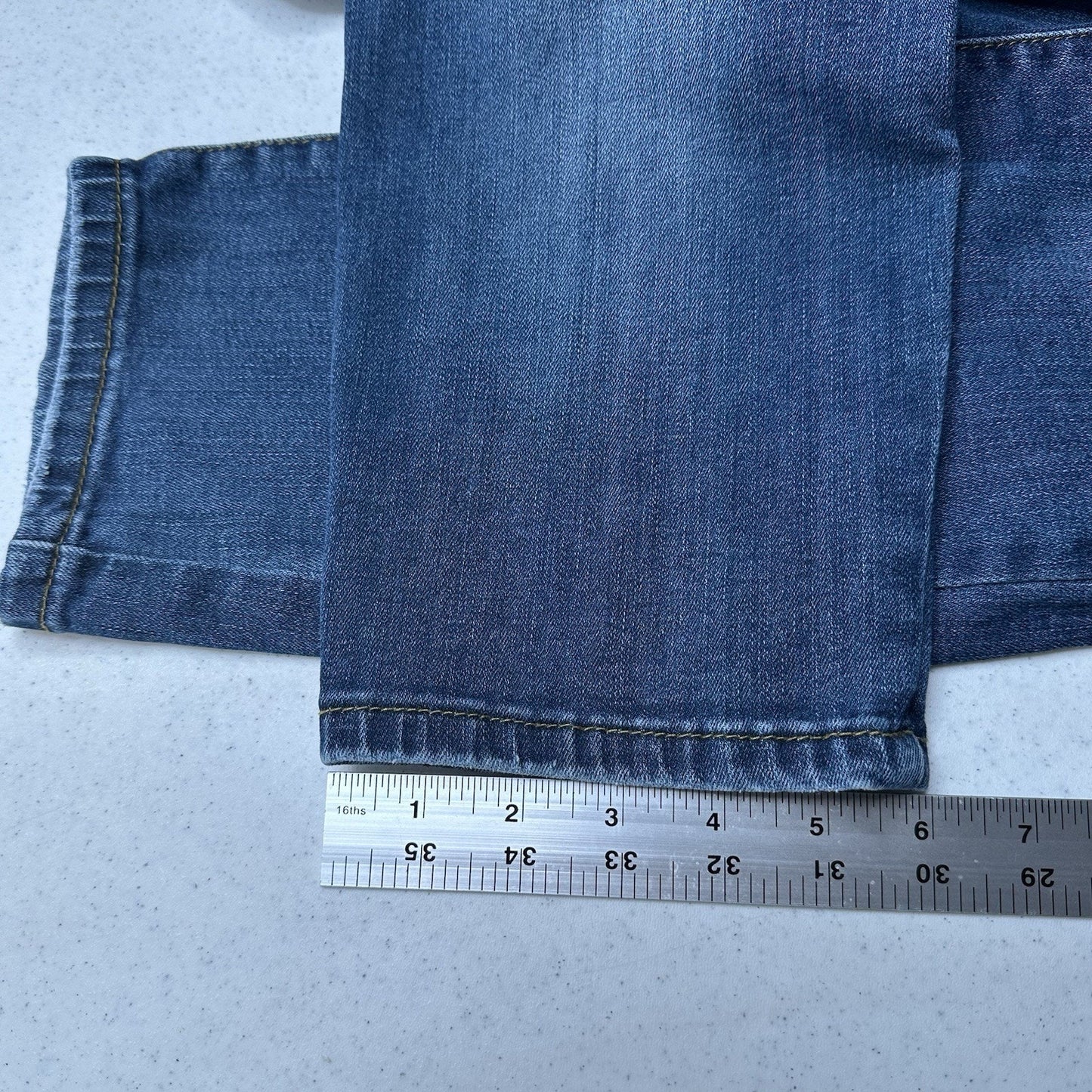 Judy Blue Jeans Womens 32 Relaxed Fit Tapered Leg Blue Stretch Denim Distressed