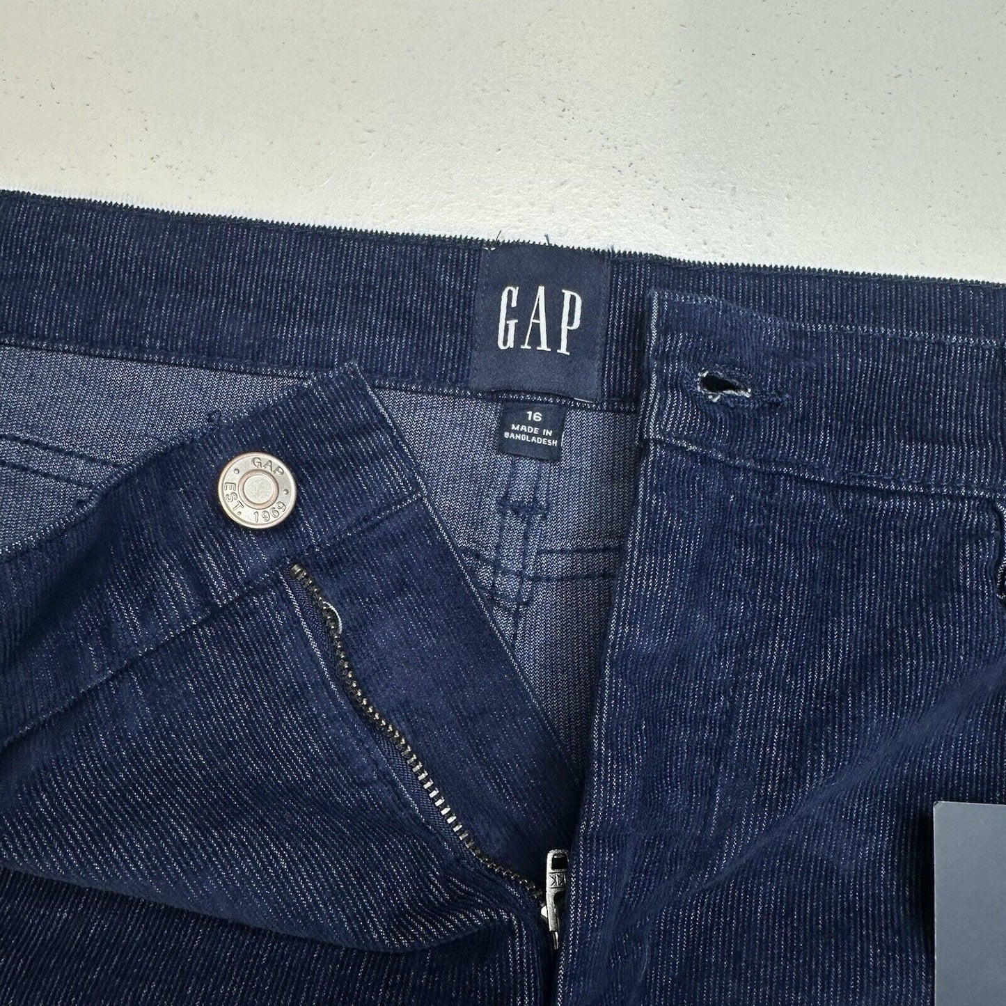 GAP Shorts Womens 16 Corduroy Relaxed Cut Off Dark Blue Fray Hem Preppy NEW