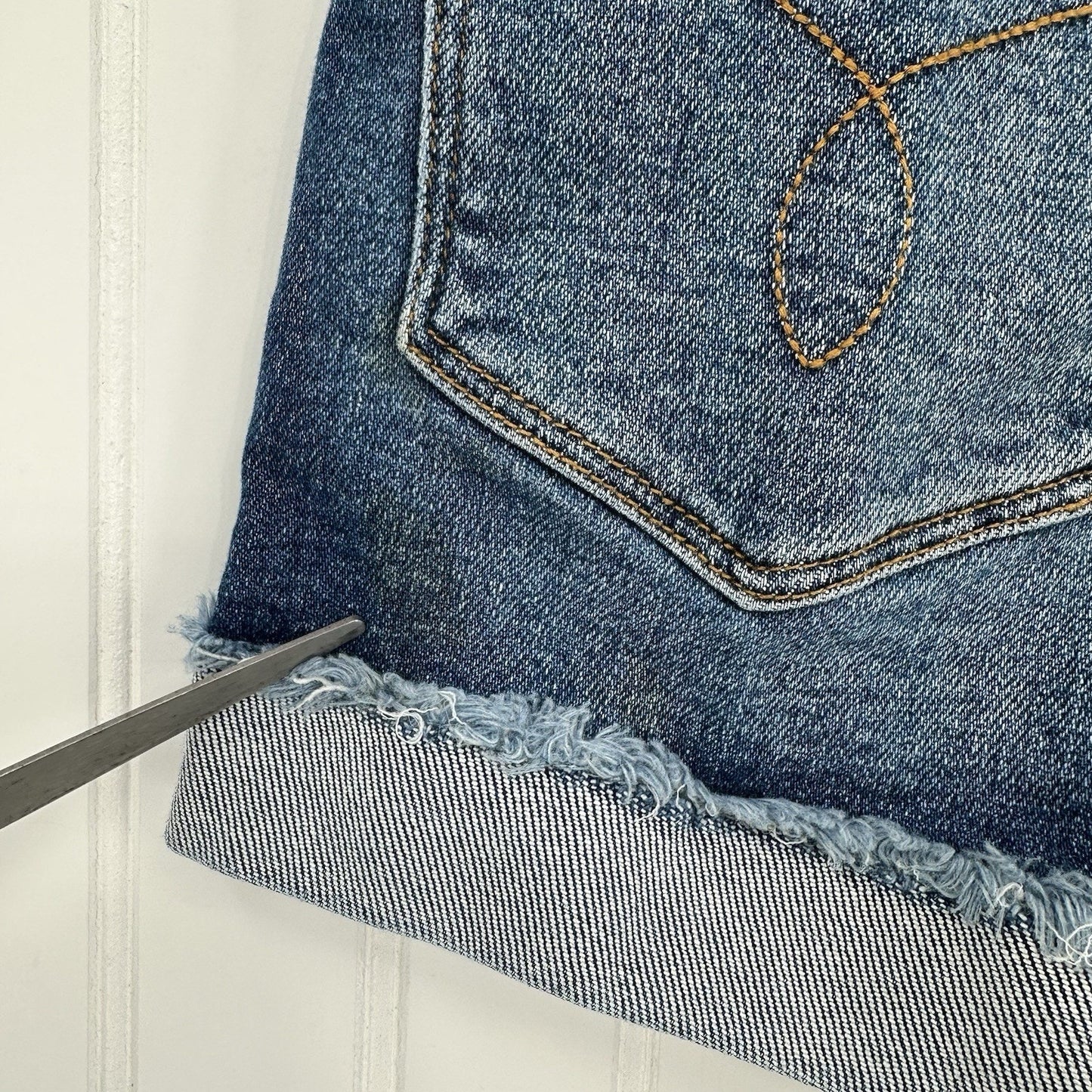 Judy Blue Shorts Womens XS Cuffed Blue Jean Denim Distressed Bandana Print *Flaw