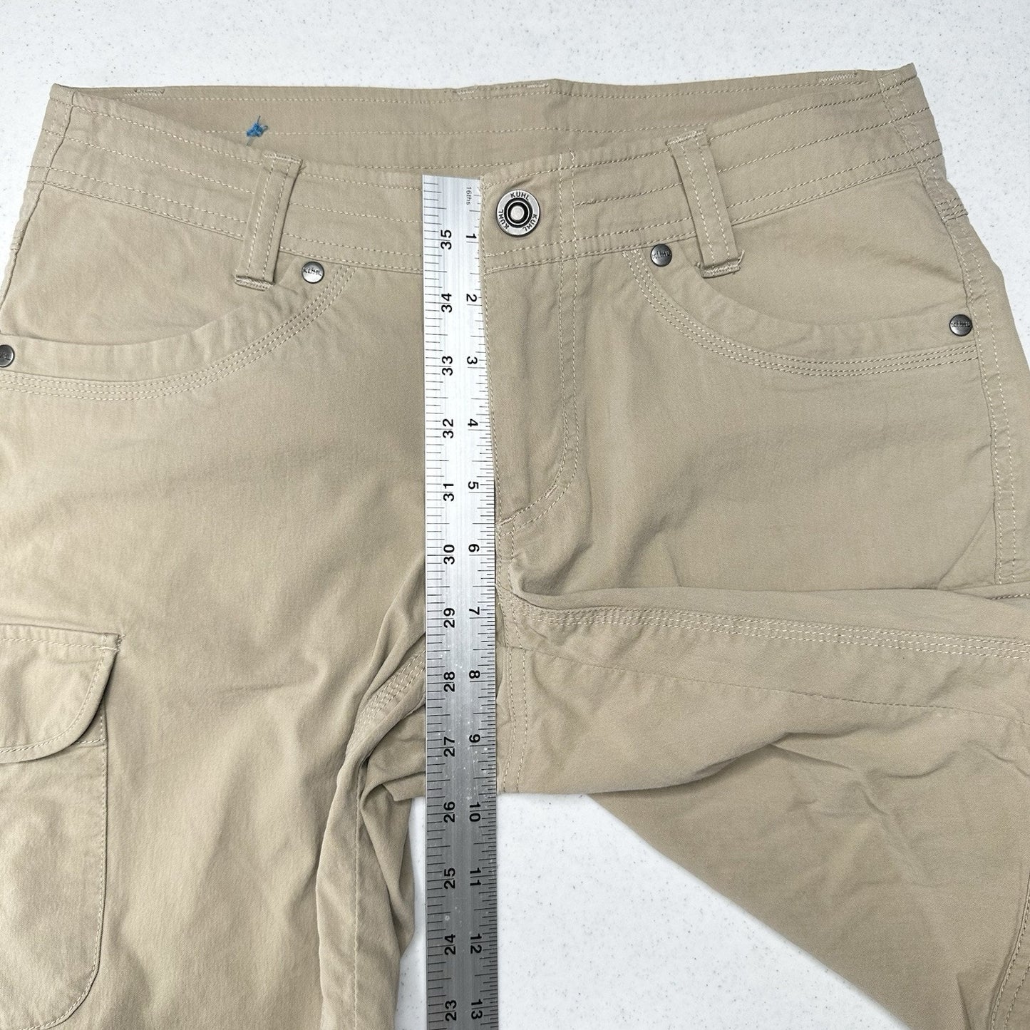KUHL Shorts Womens 2 Splash Cargo Short 10" Bermuda Beige Khaki Hiking Gorpcore