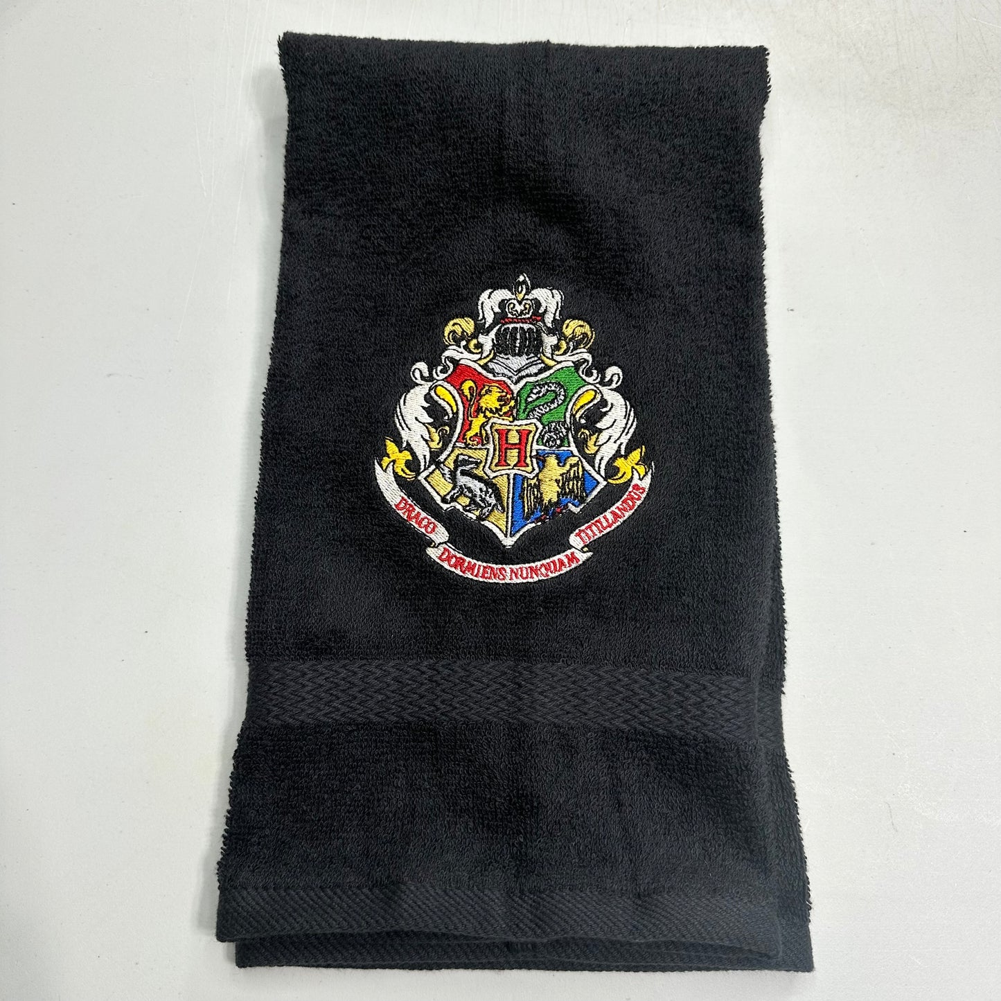 Harry Potter Hand Towels Embroidered Gryffindor Hufflepuff Ravenclaw Slytherin Hogwarts Wizard Witch Decor