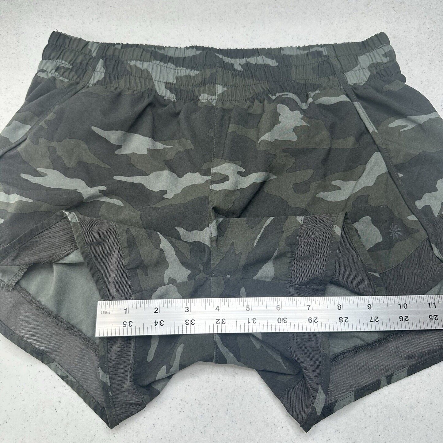 Athleta Shorts Womens Small Mesh Racer Run 4" Short Green Camo Beach Light EUC