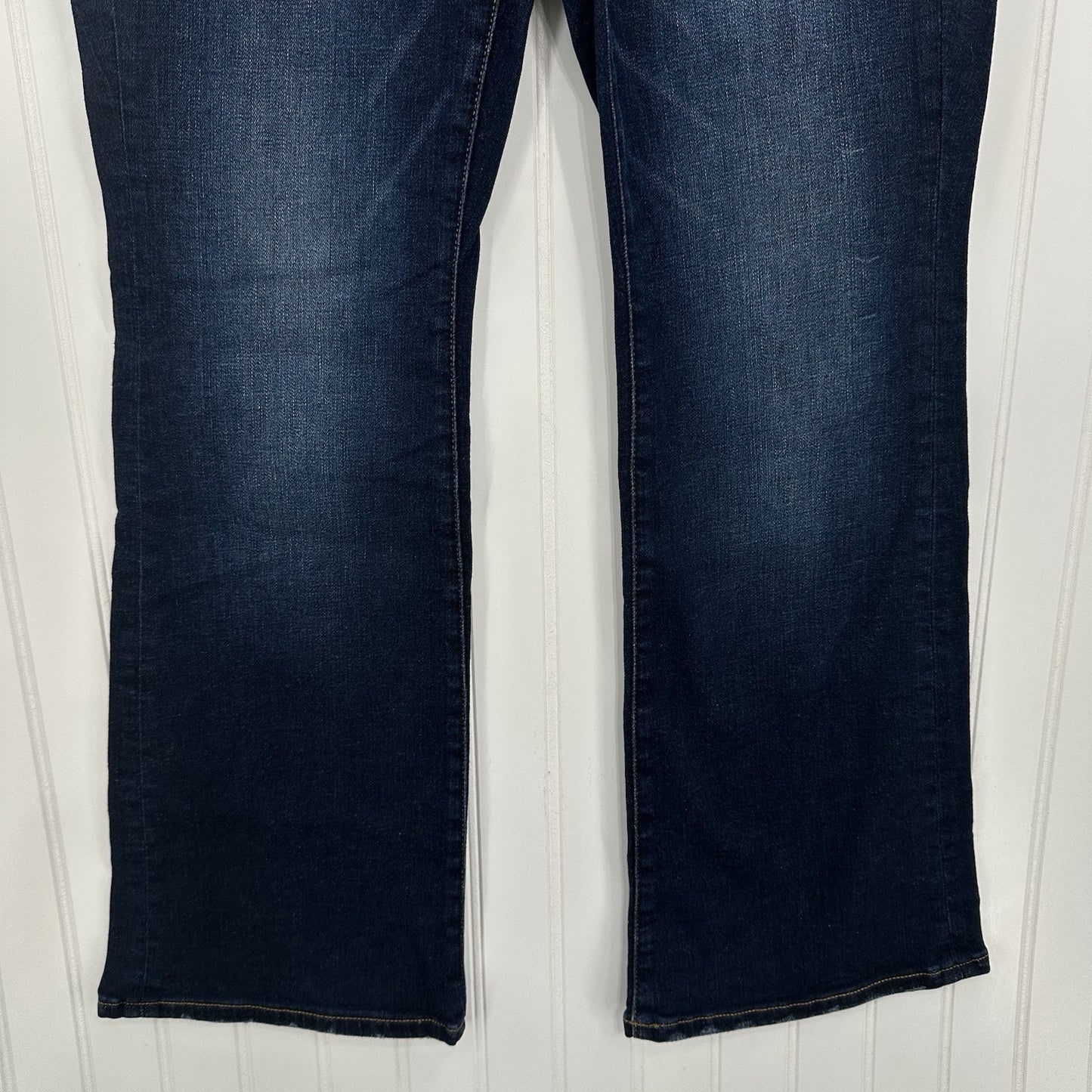 American Eagle Jeans Women 8 Short Kick Boot Blue Denim Rodeo Cowboy Western EUC