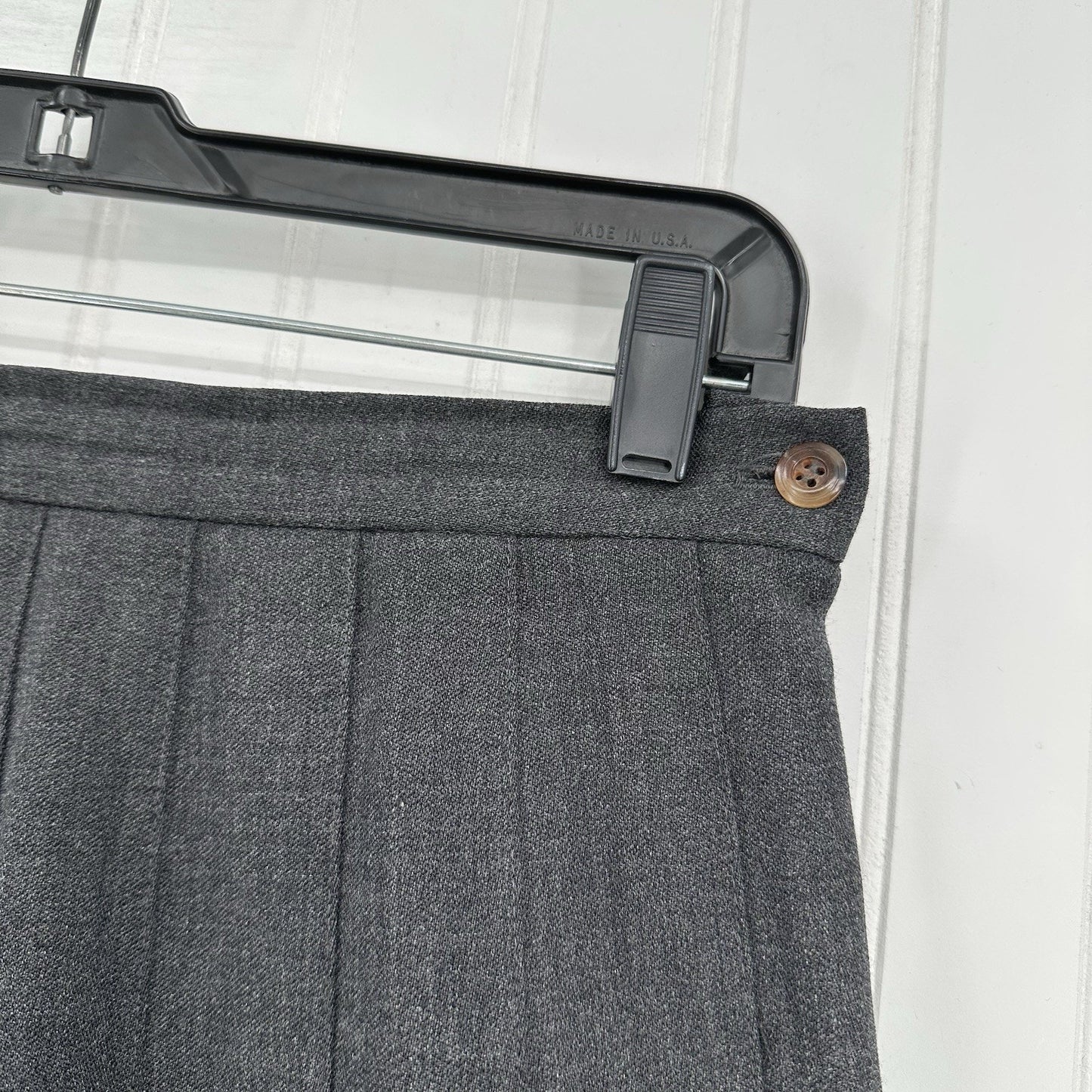 J McLaughlin Skirt Womens 8 Pleated Wool Gray Zip Academia Preppy Luxury *Flaw