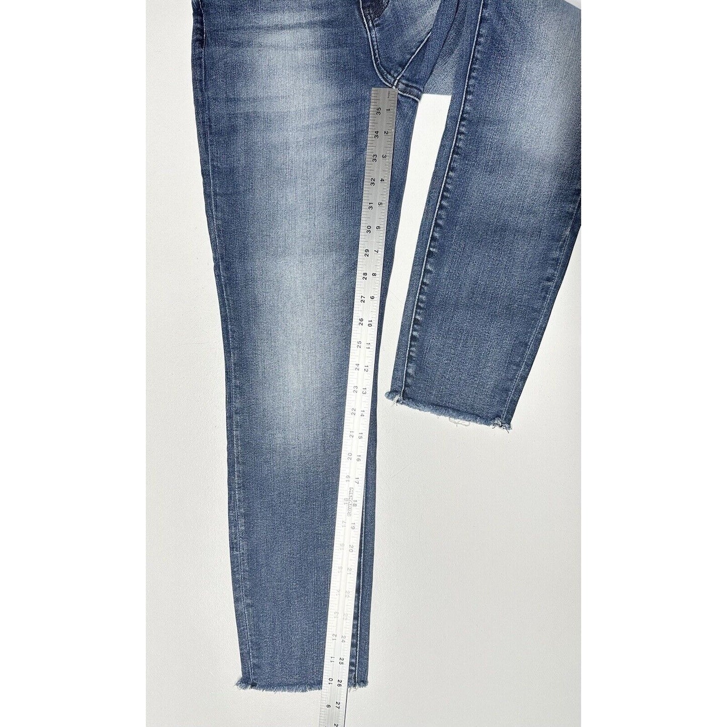 Judy Blue Jeans 3 26 Relaxed Shelley High Rise Slim Straight Blue Denim Distress