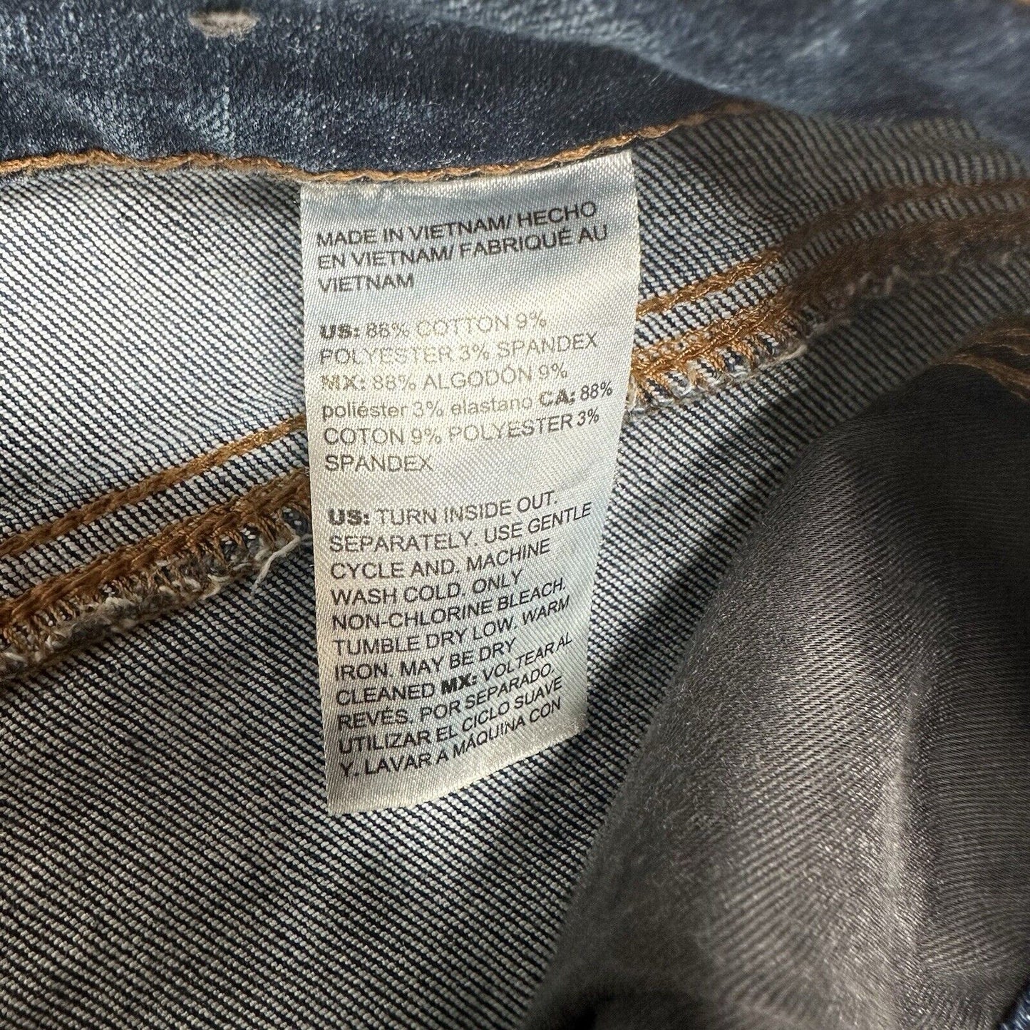 Chicos Jeans 1.5 Petite US 10 Define Me Flare Blue Denim Distress Western Cowboy