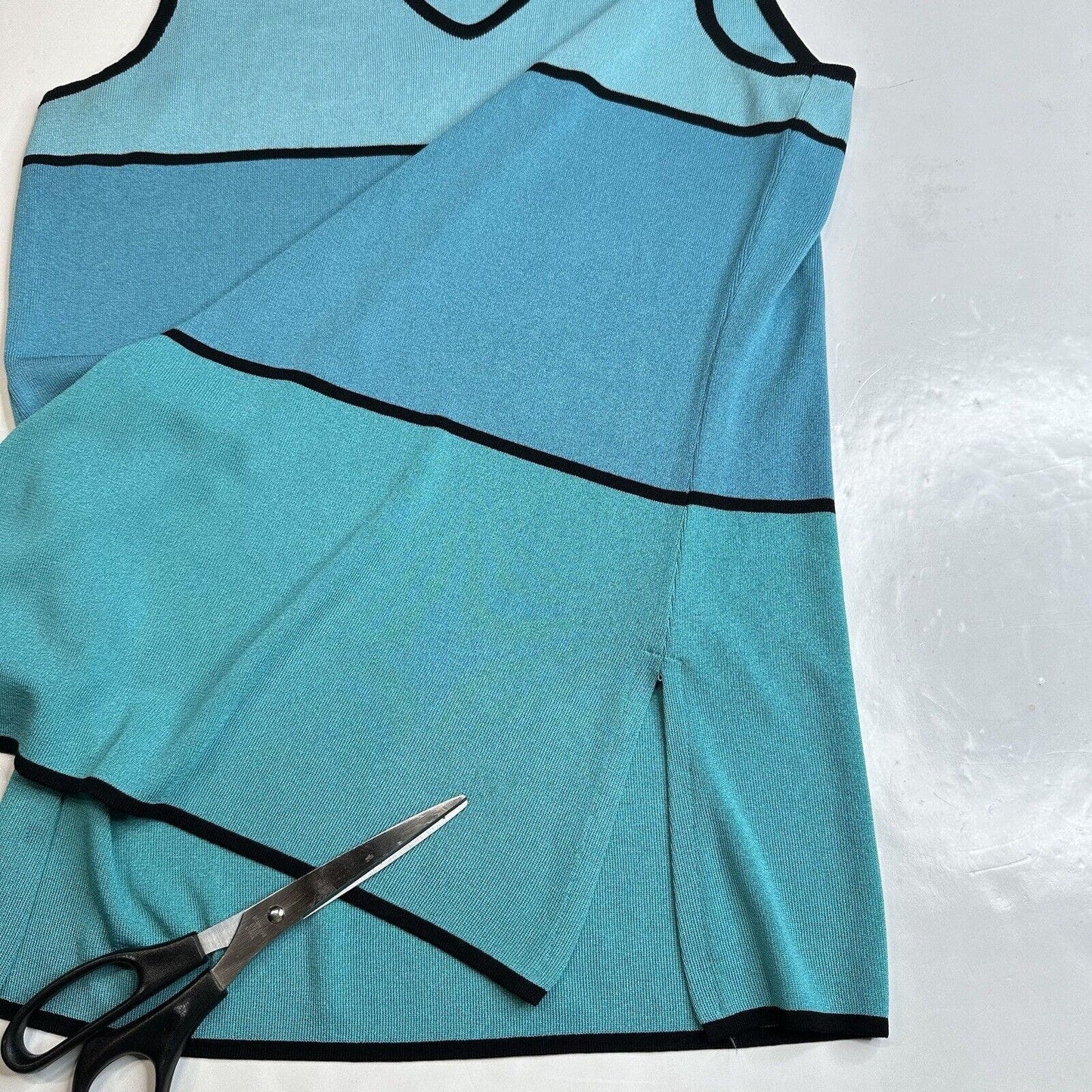 Exclusively Misook Tunic Tank Top Sz Medium Blue Aqua Stripes Sleeveless *Mark
