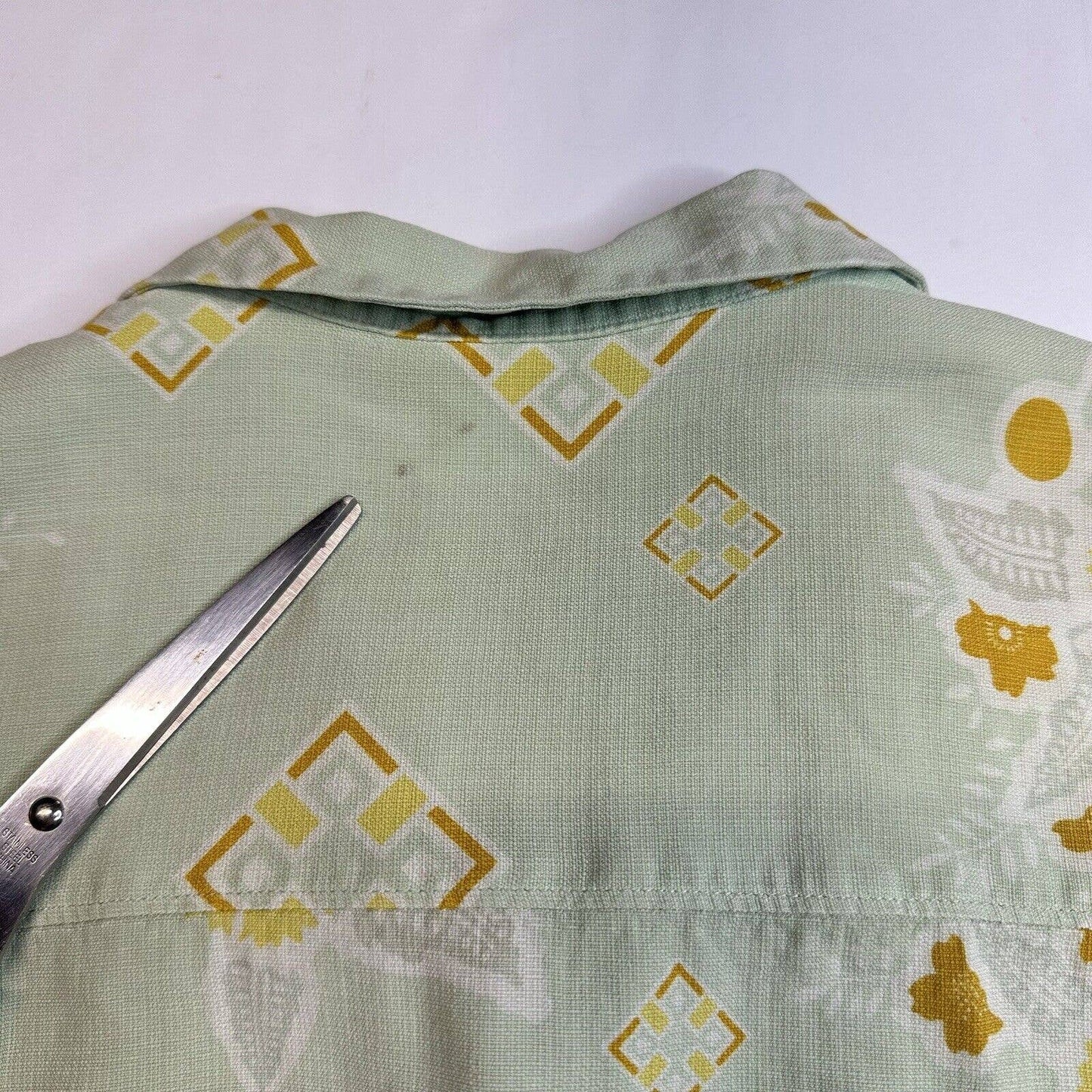 Tommy Bahama 100% Silk Button Up Shirt Sz Large Green Floral Short Sleeve *Spot