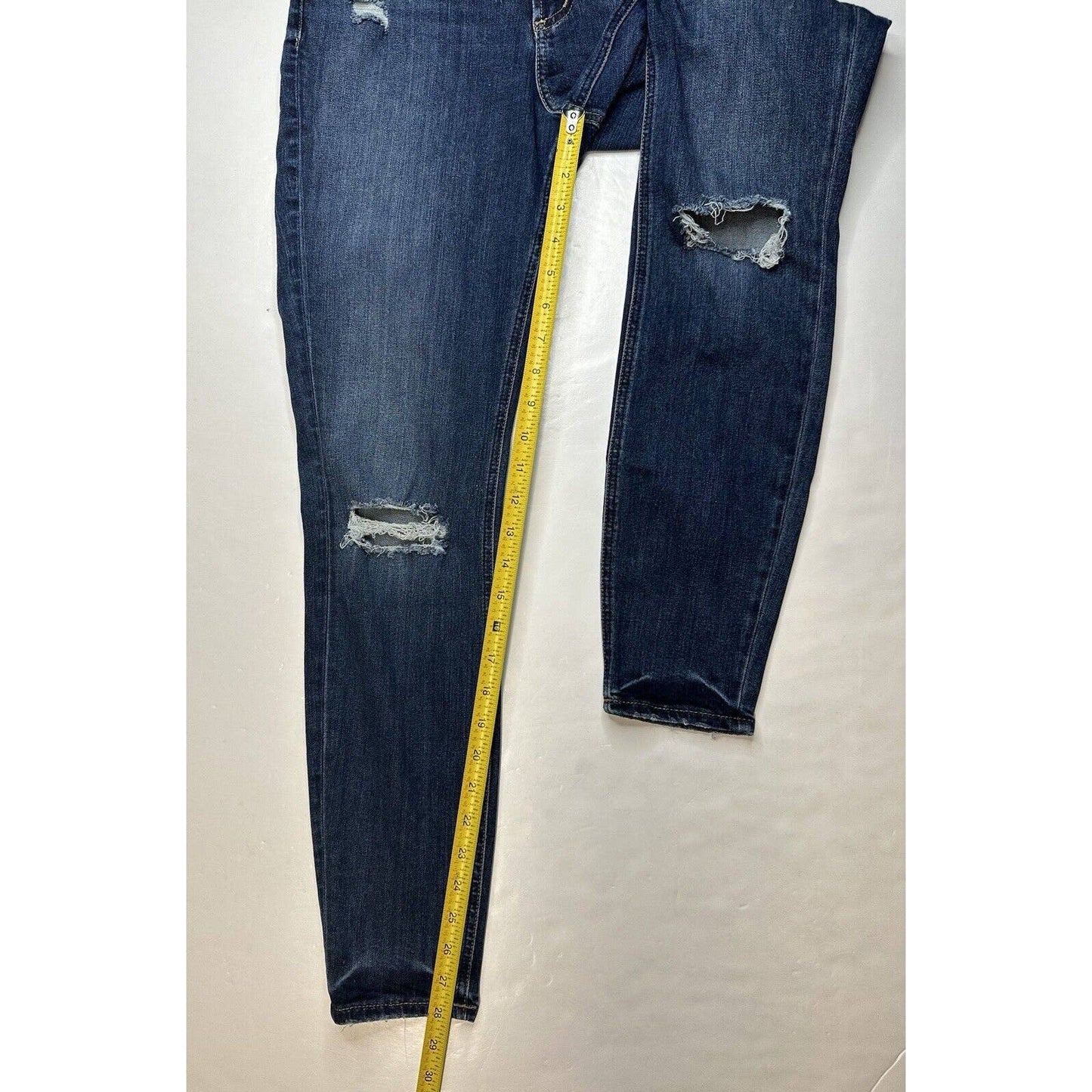 Silver Avery Skinny Jeans Sz 29 Curvy High Rise Stretch Denim Blue Distressed
