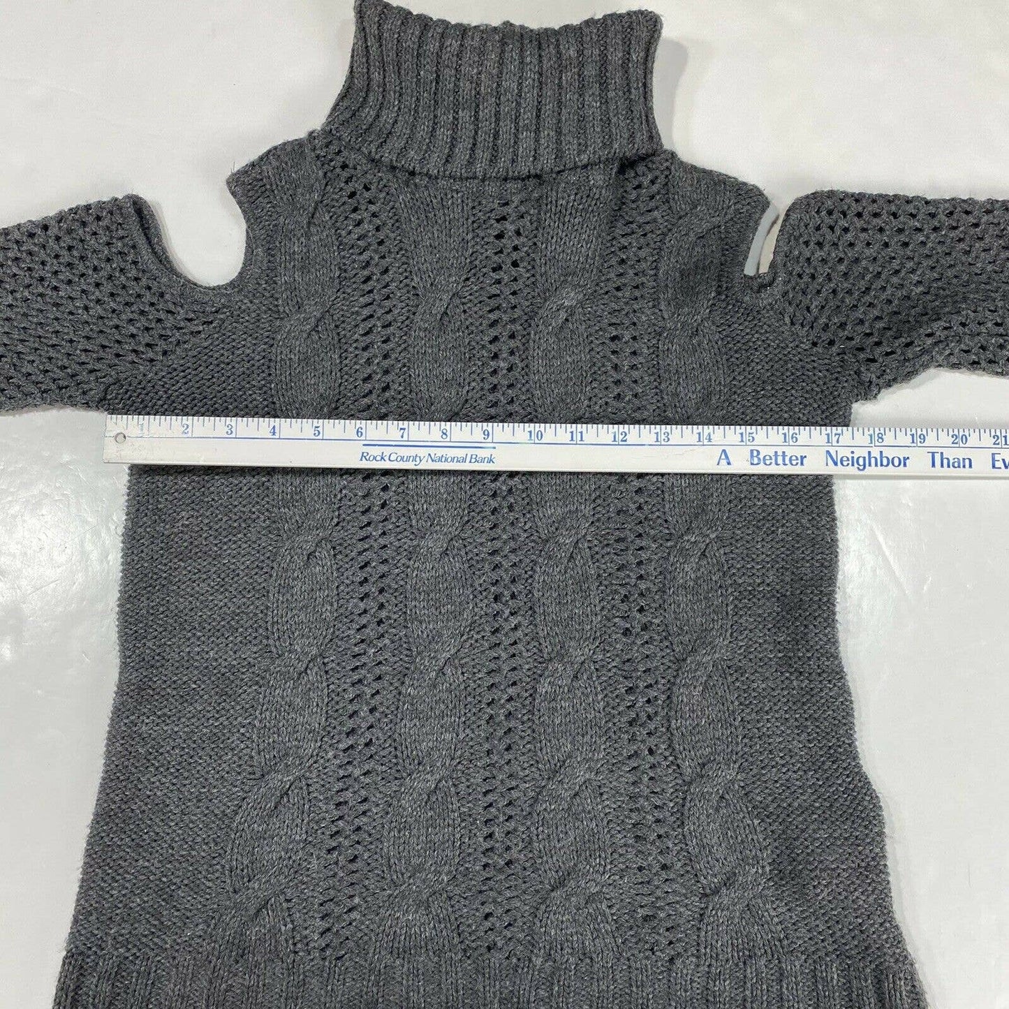 American Eagle Chunky Knit Sweater Sz Small Gray Cold Shoulder Long Sleeve Top