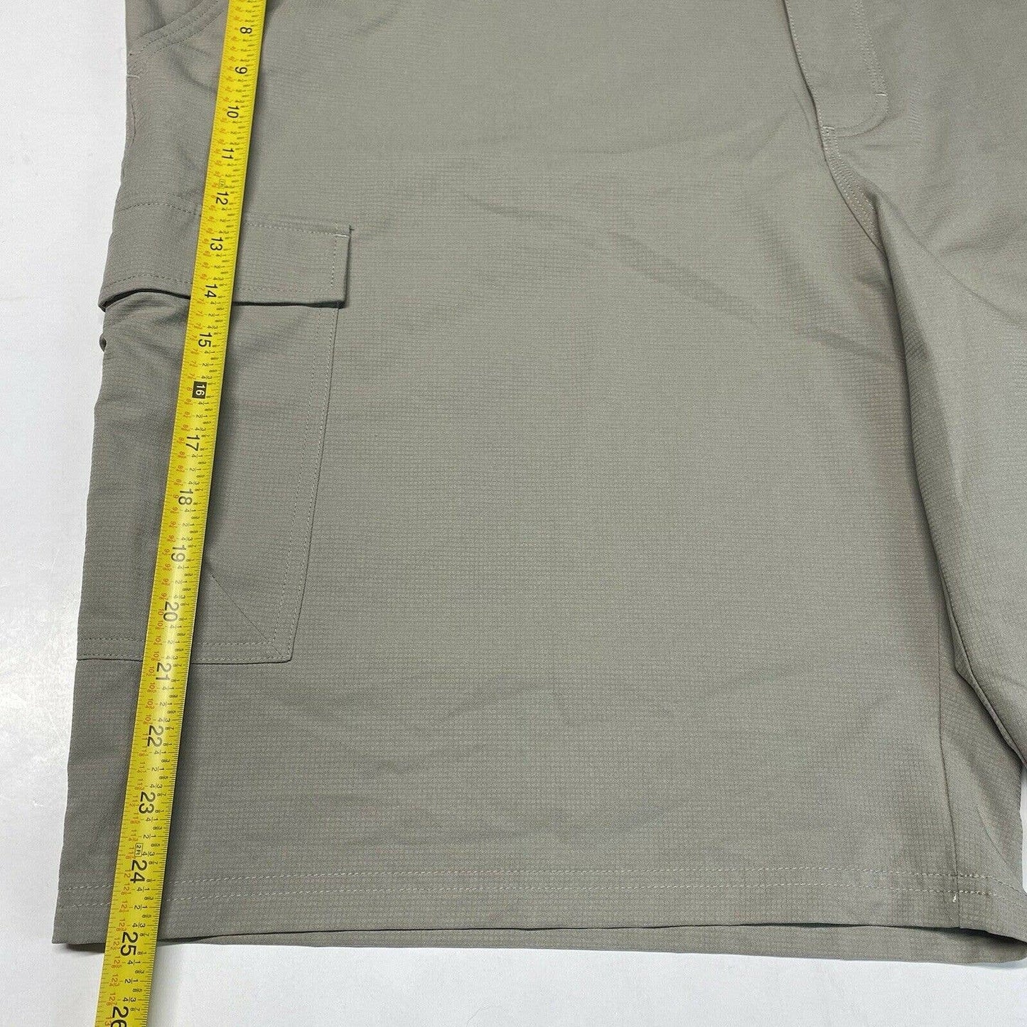 Columbia Regular Fit Shorts Sz 52 Mens Gray Casual Omni Shade Golf Hiking 25"L