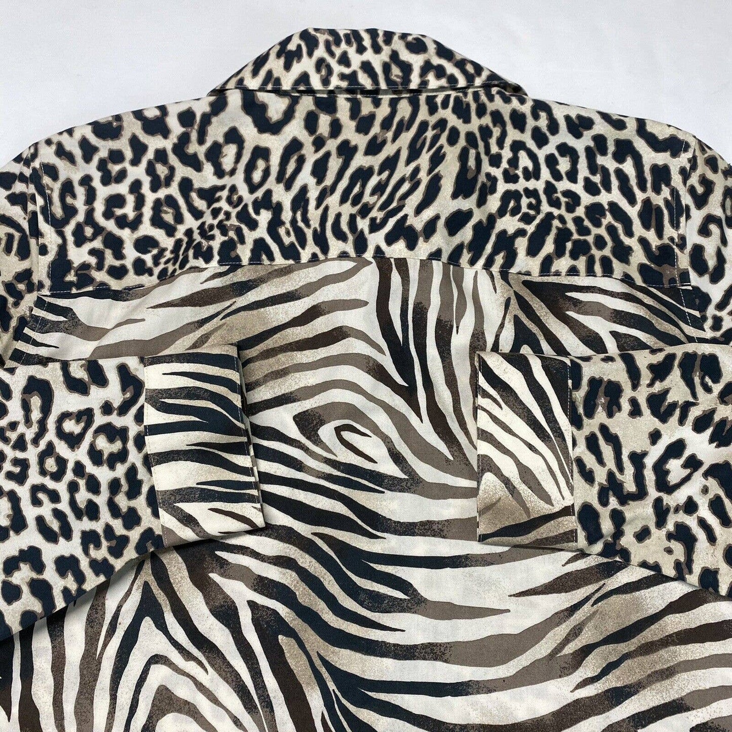 Chicos Button Up Tunic Shirt Sz 1 (US Medium) Leopard/Zebra Animal Print EUC