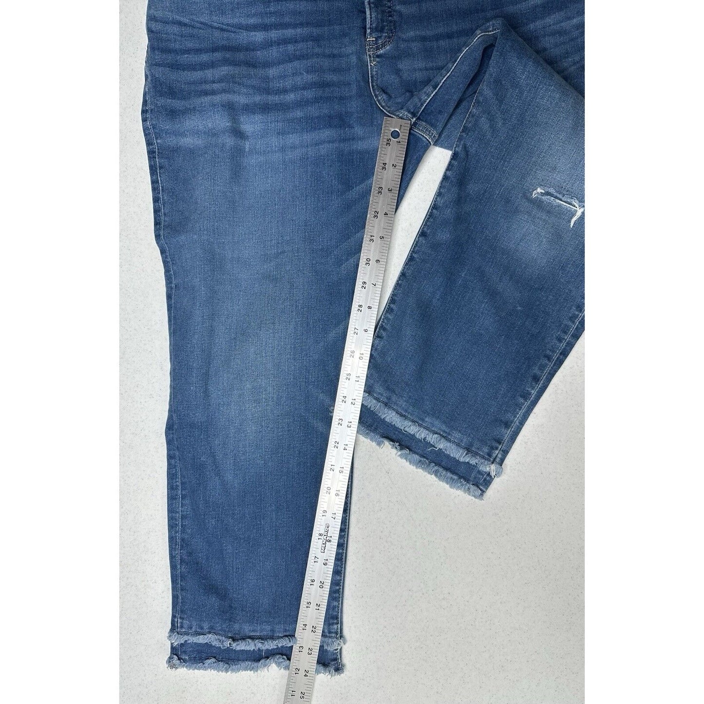 Chicos Jeans 2 US 12 So Slimming Girlfriend Slim Leg Crop Blue Fray Distressed