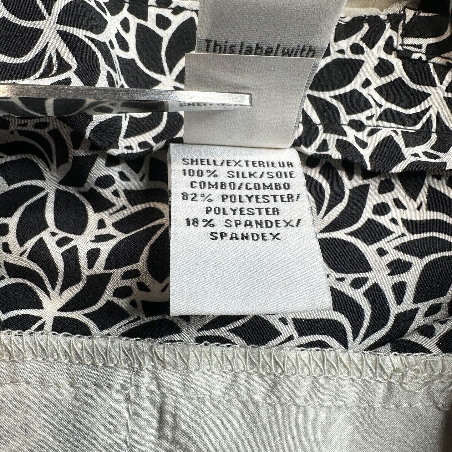 Diane Von Furstenberg Silk Shorts Womens 4 Black/White Floral Zip Front Pockets