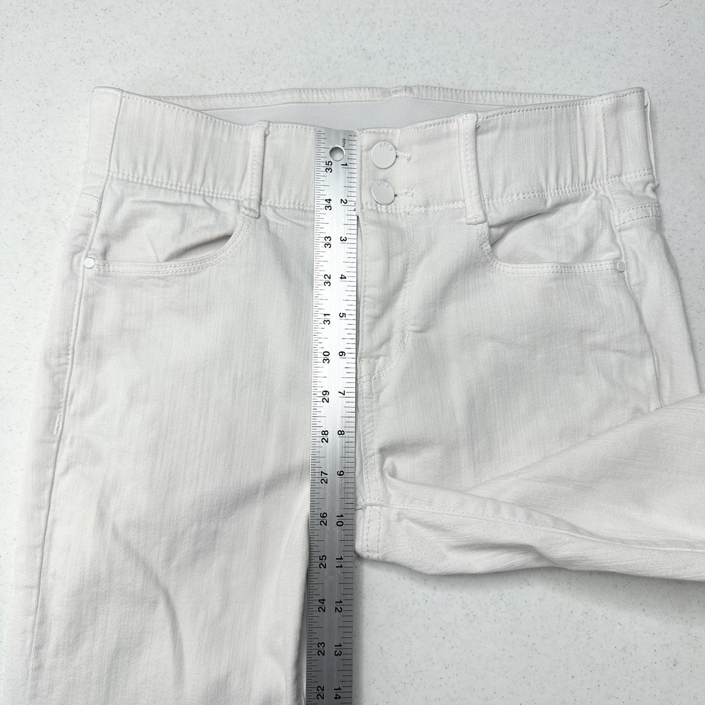 Apt 9 Jeans Womens 8 Straight Tummy Control White Stretch Denim Comfort *Stain