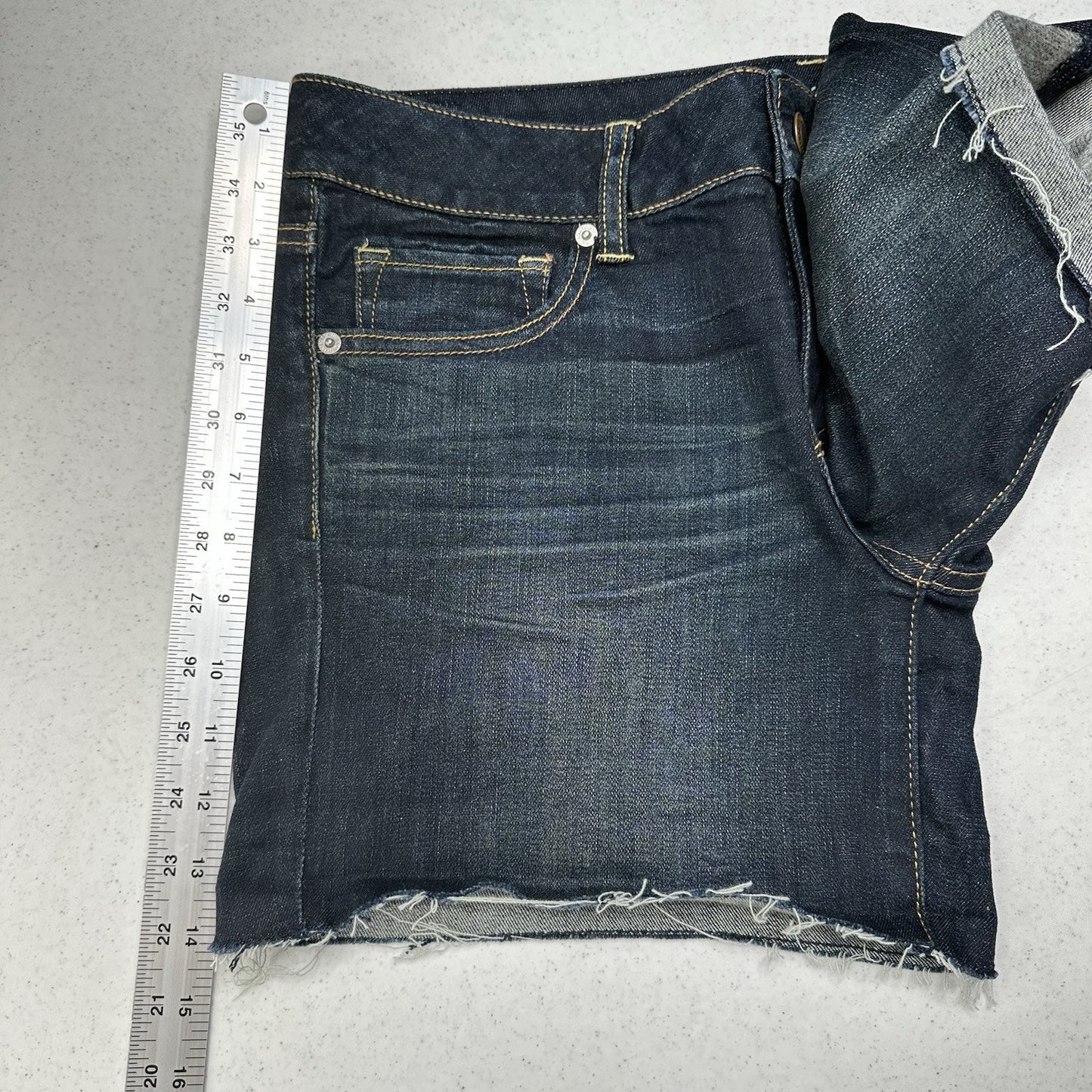 American Eagle Shorts Womens 12 Midi Blue Jean Denim Stretch Fray *35"Waist EUC