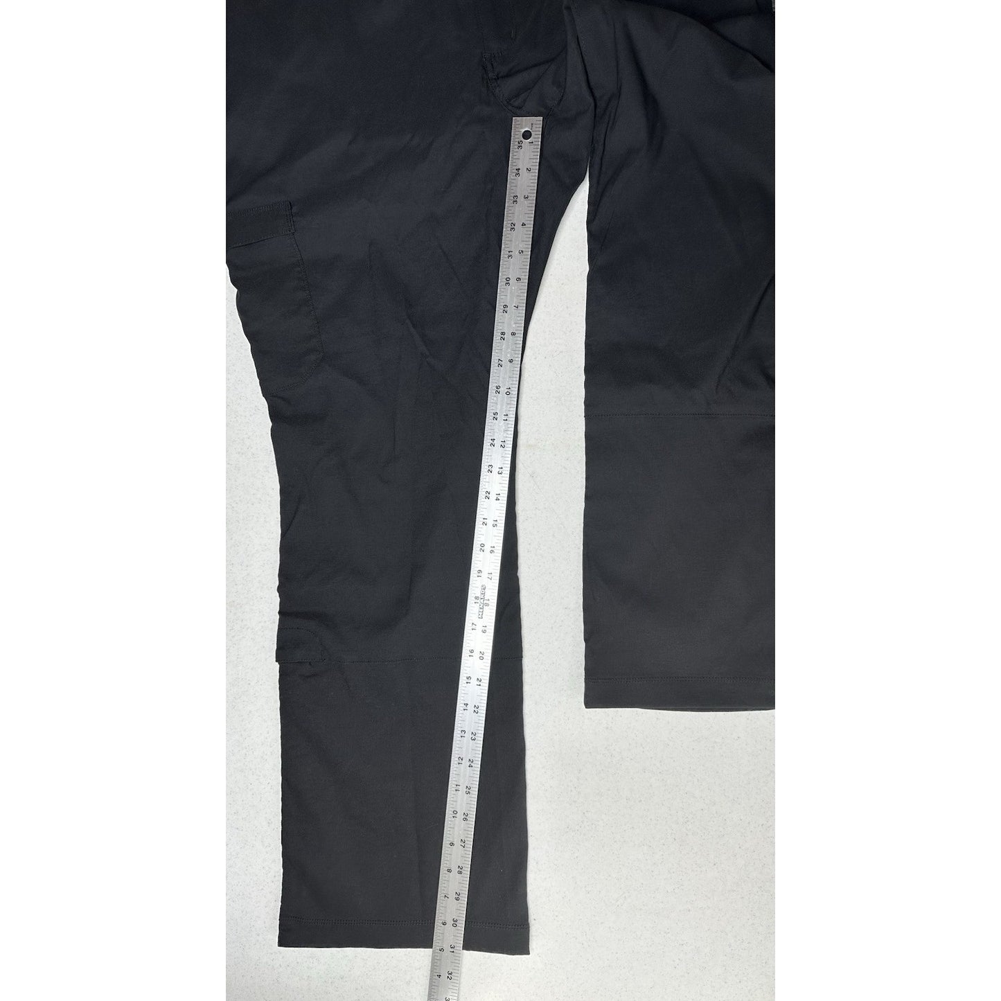 Duluth Trading Pants 18x31 Dry On The Fly Convertible Bootcut Hiking Roll Up EUC