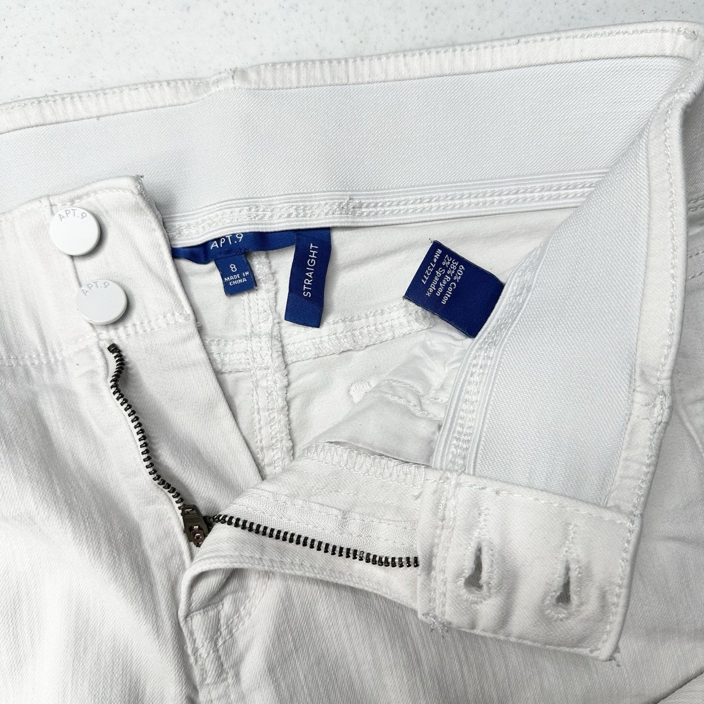 Apt 9 Jeans Womens 8 Straight Tummy Control White Stretch Denim Comfort *Stain