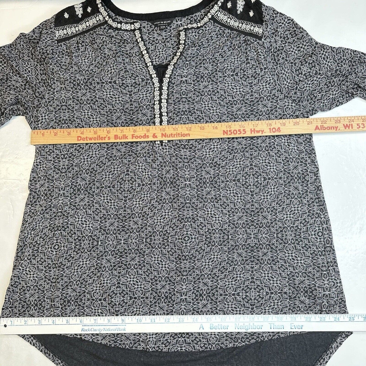 Lucky Brand Top Womens 1X Black White Embroidered Boho Lightweight Shirt Hi Low