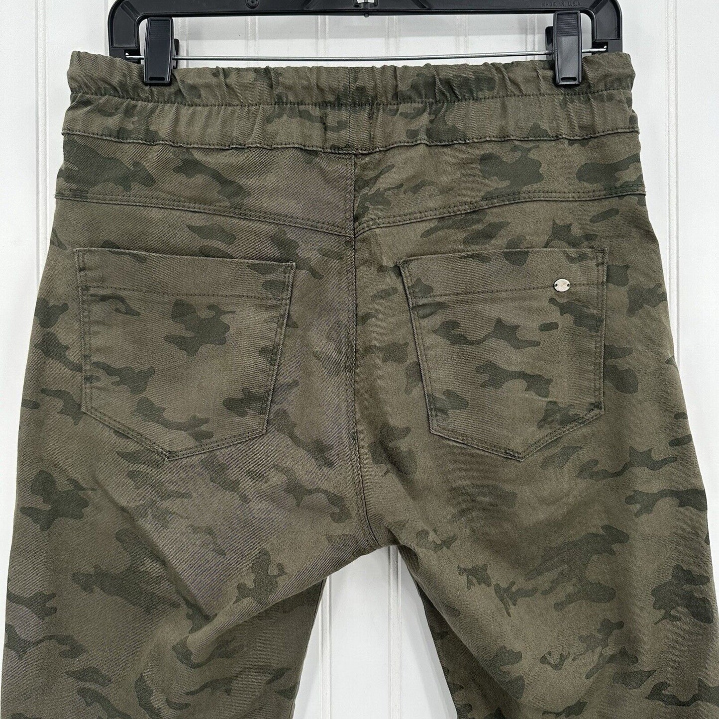 Bevy Flog Pants Womens 29 Shely Green Camoflauge Drawstring Travel Casual EUC
