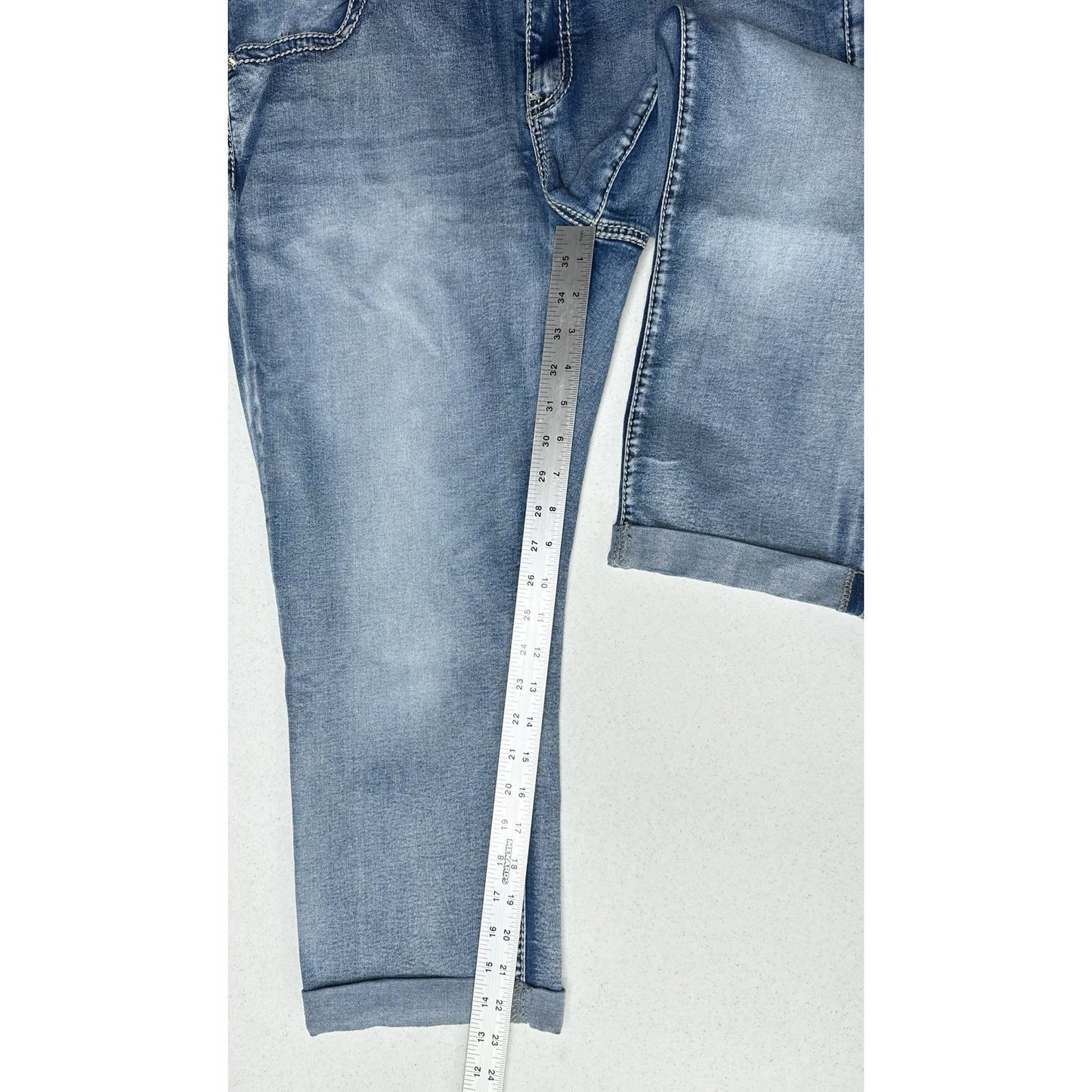 Apt 9 Jeans Womens 18 Capri Tummy Control Blue Cuffed Denim Bling Embroidered