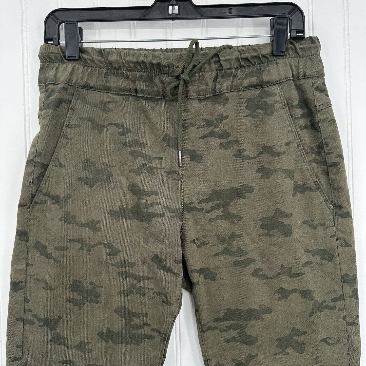 Bevy Flog Pants Womens 29 Shely Green Camoflauge Drawstring Travel Casual EUC