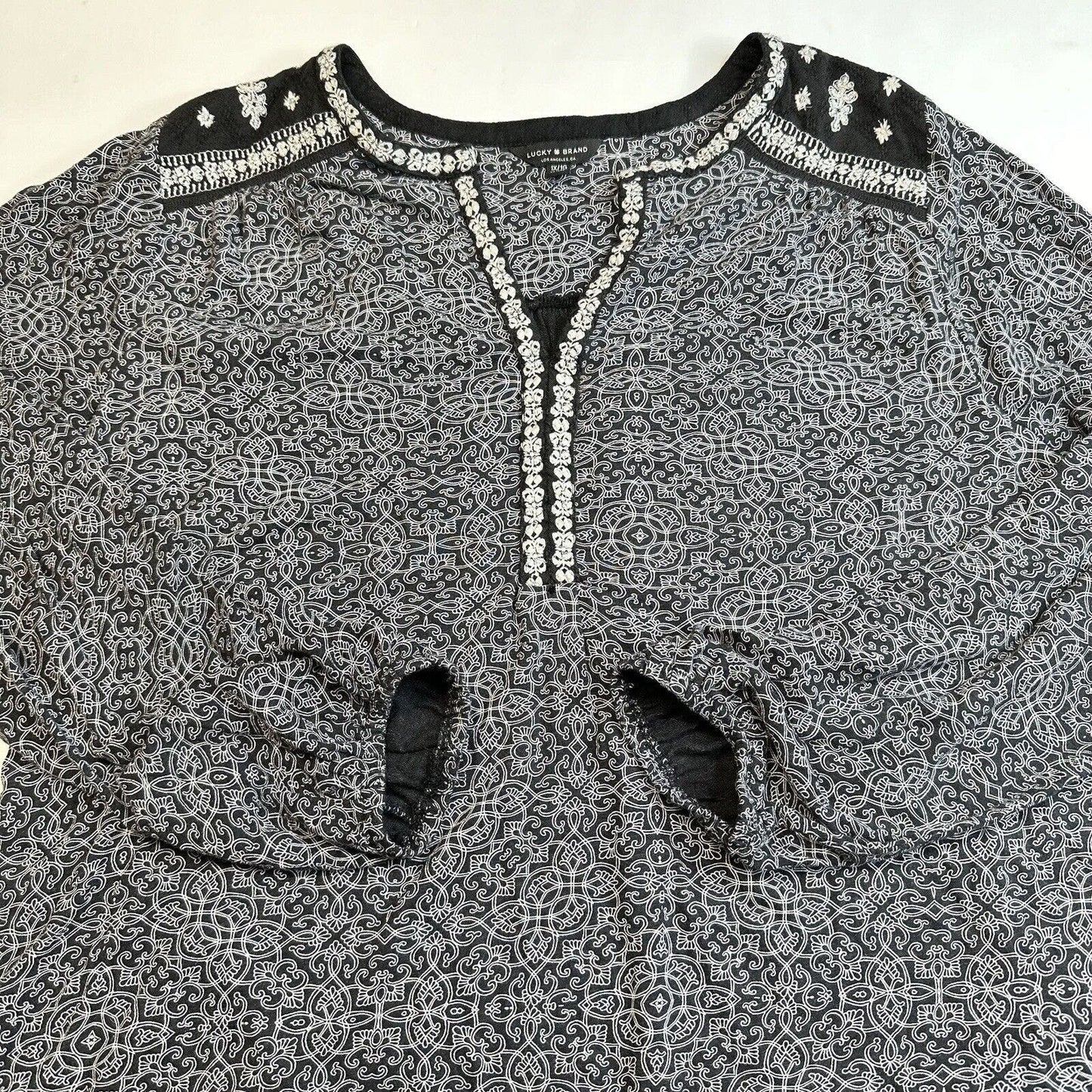 Lucky Brand Top Womens 1X Black White Embroidered Boho Lightweight Shirt Hi Low