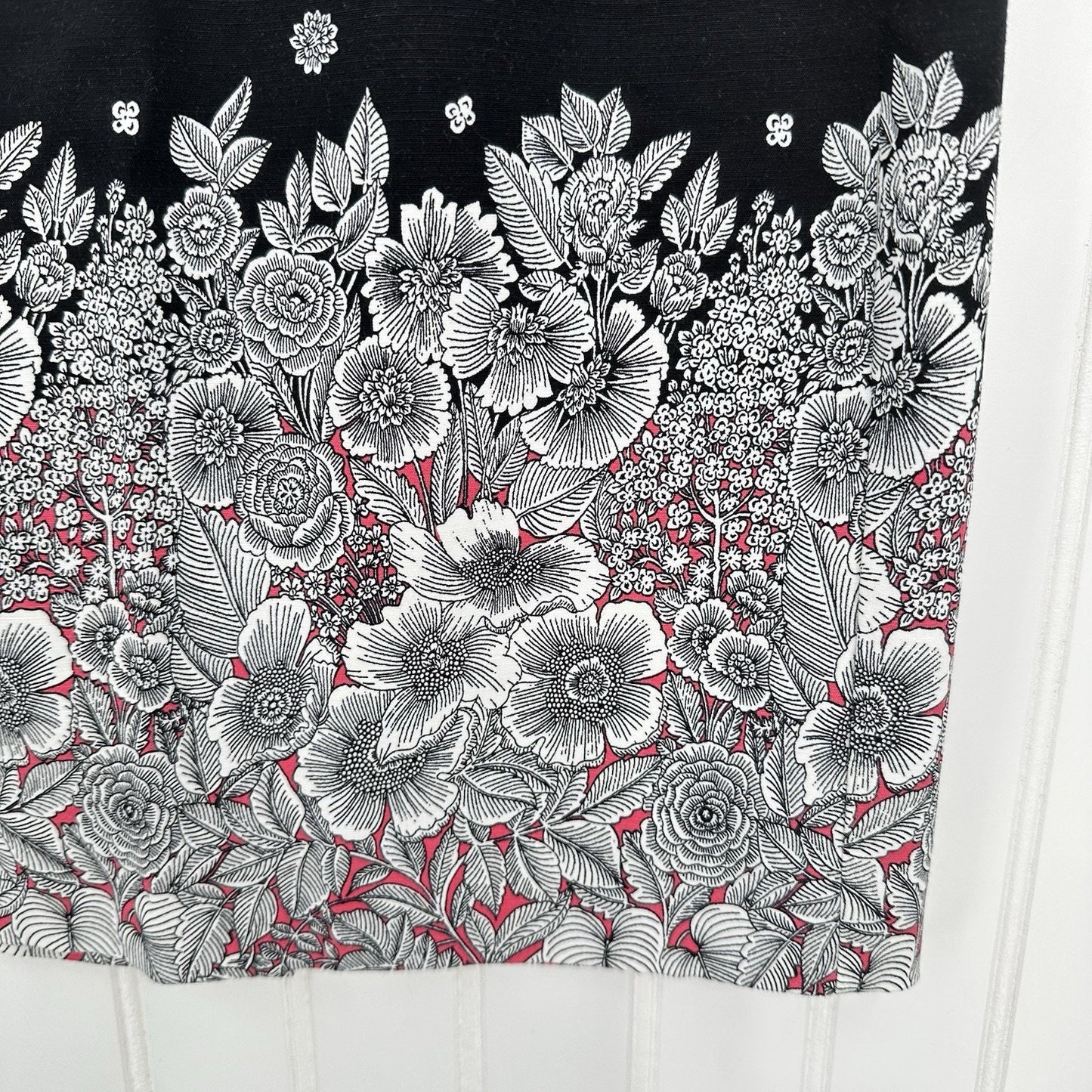 J Jill Skirt Womens 12 Petite Black White Floral Short Pull On Casual Office NEW