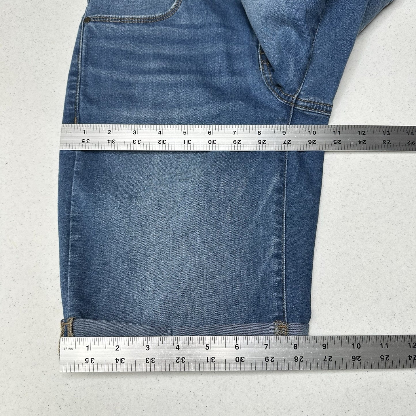 Apt 9 Shorts Womens 6 Bermuda Tummy Control Blue Jean Denim Comfort Cuffed EUC