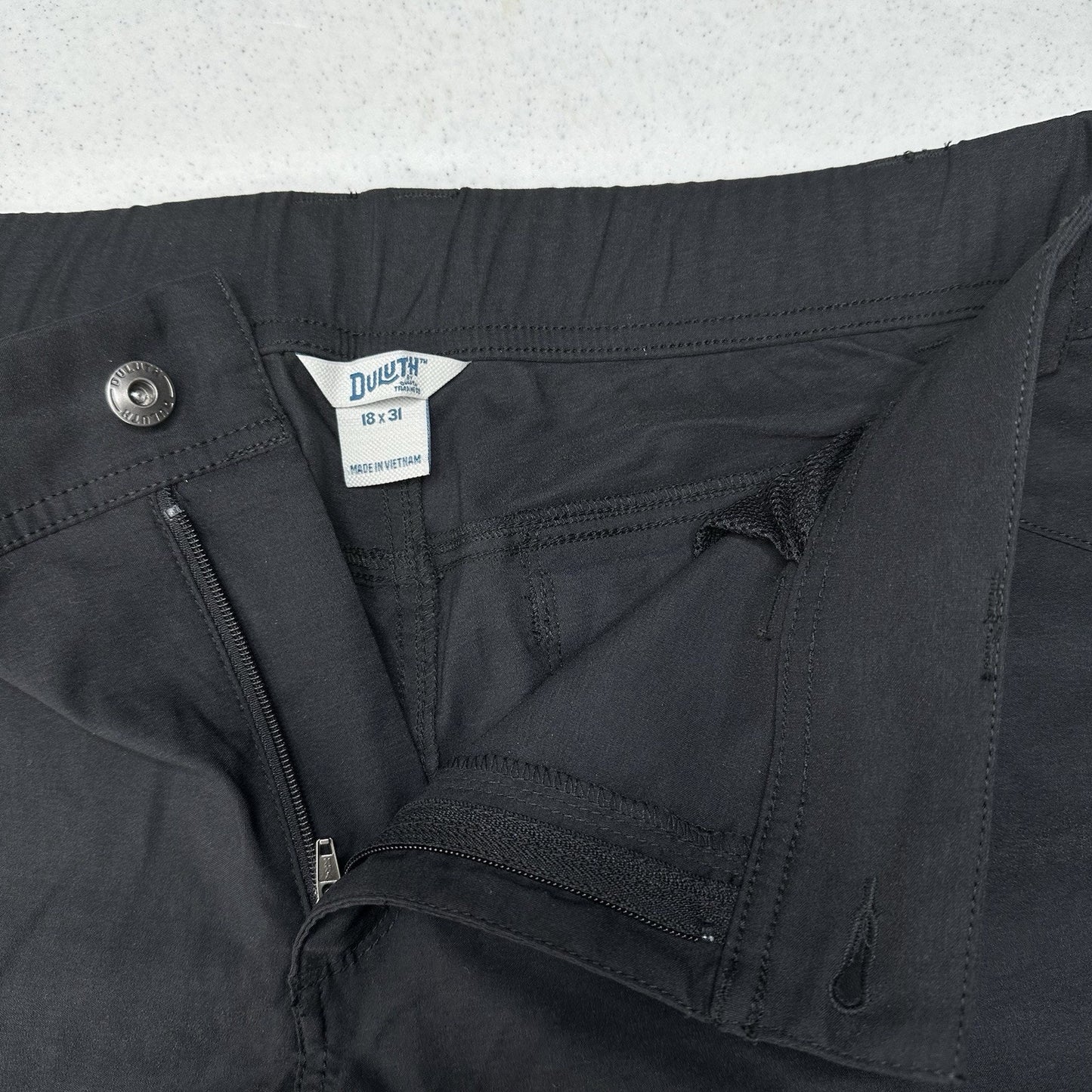 Duluth Trading Pants 18x31 Dry On The Fly Convertible Bootcut Hiking Roll Up EUC
