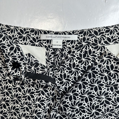 Diane Von Furstenberg Silk Shorts Womens 4 Black/White Floral Zip Front Pockets