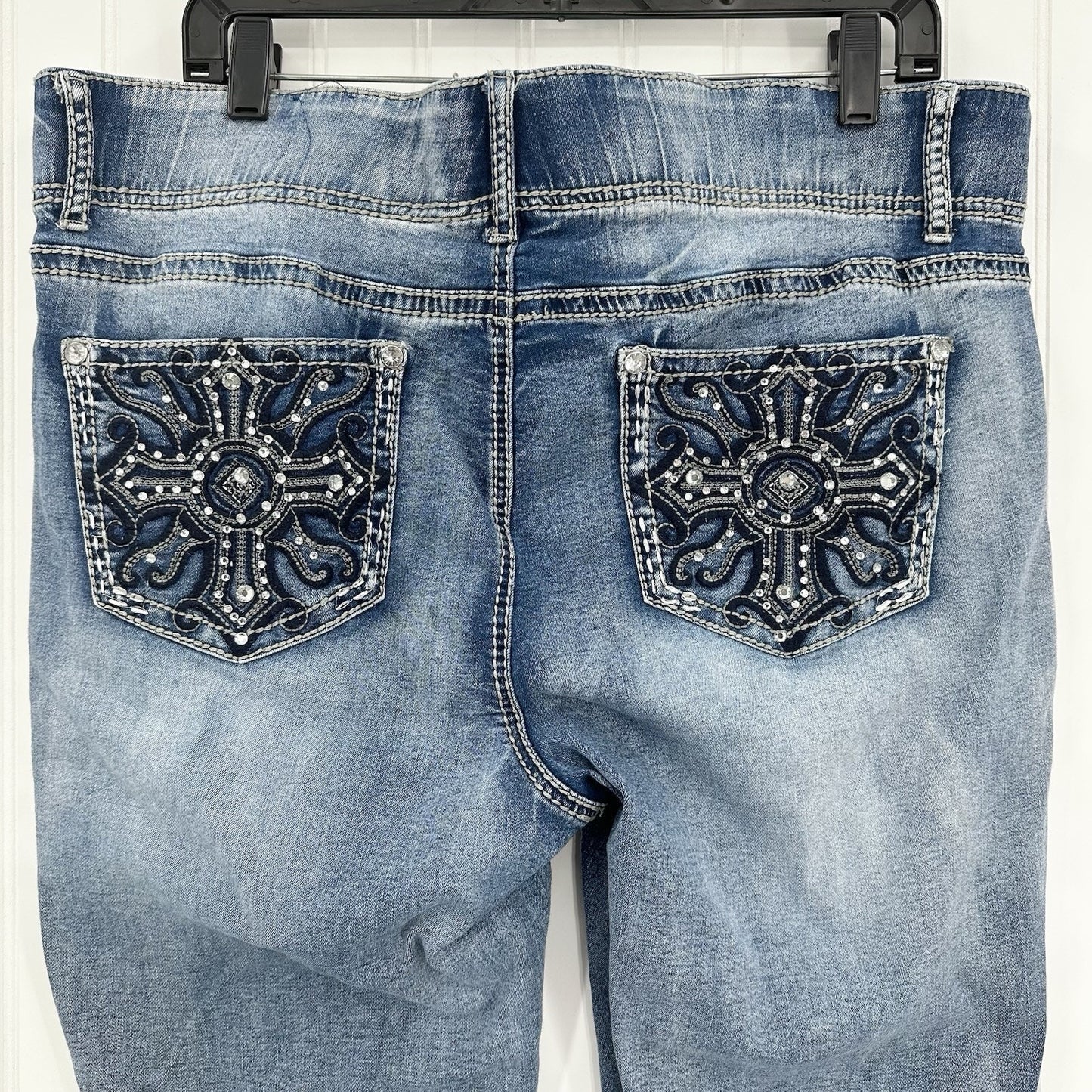 Apt 9 Jeans Womens 18 Capri Tummy Control Blue Cuffed Denim Bling Embroidered