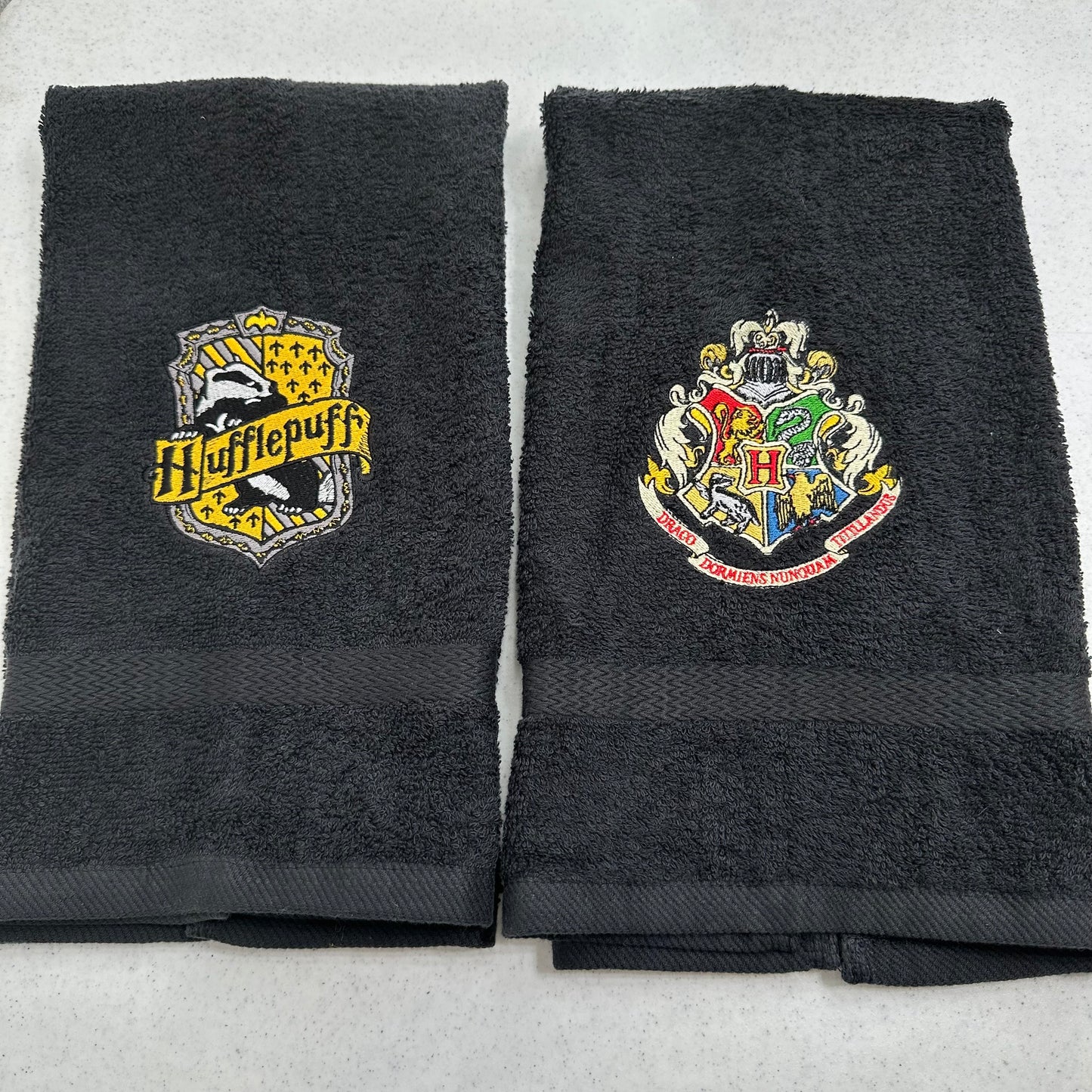 Harry Potter Hand Towel Set Embroidered Gryffindor Hufflepuff Ravenclaw Slytherin Hogwarts Wizard Witch Decor