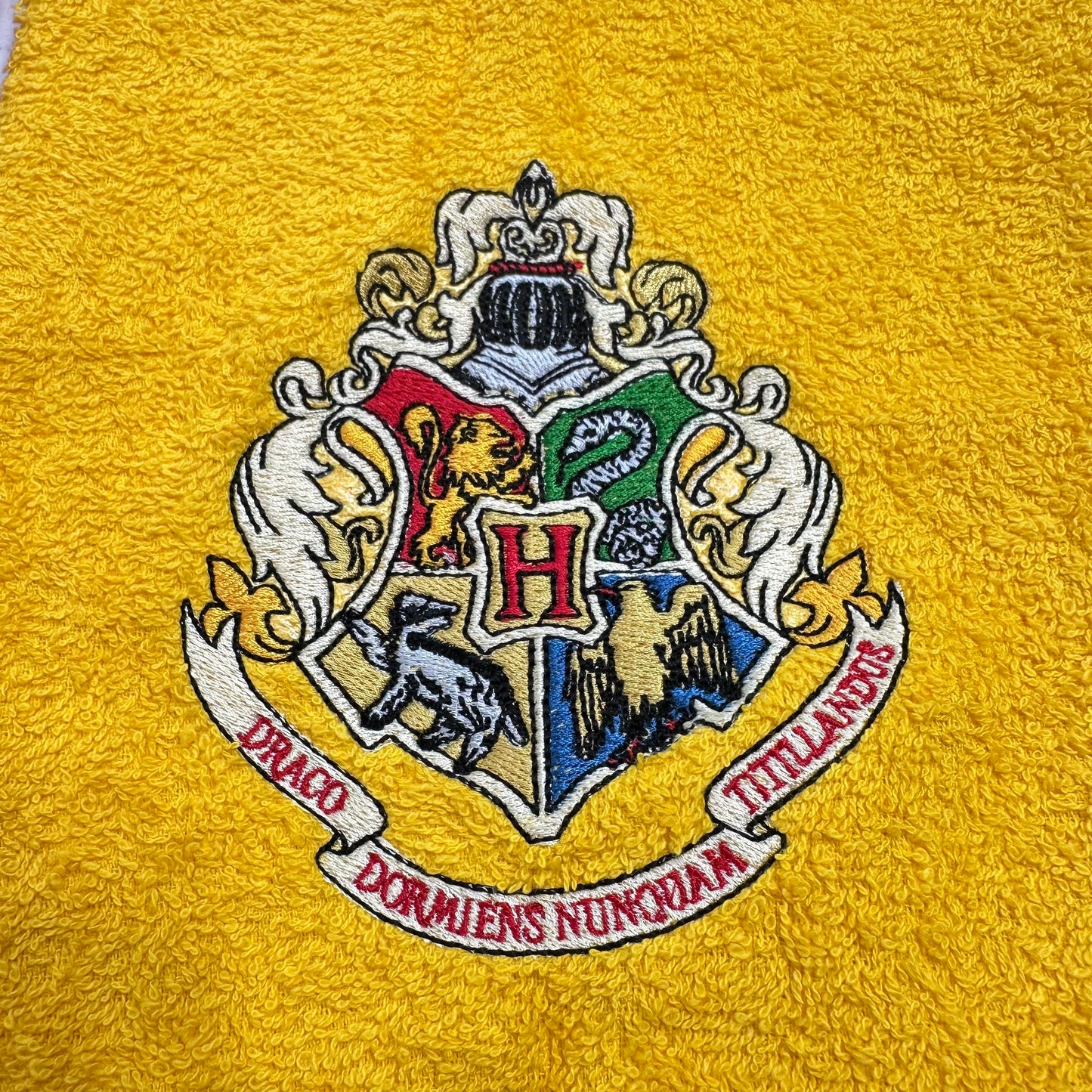 Harry Potter Towels Embroidered Gryffindor Hand Towel Set Hogwarts Wizard Witch Decor