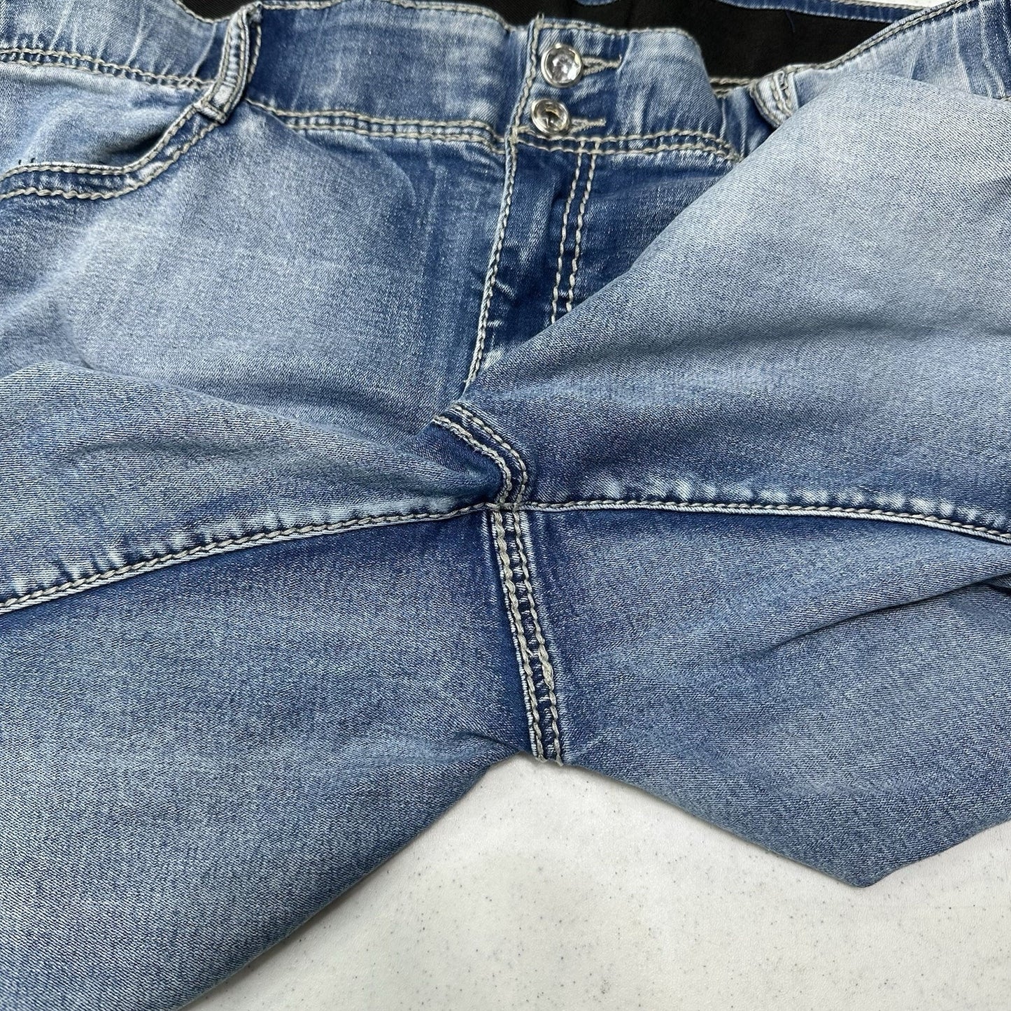 Apt 9 Jeans Womens 18 Capri Tummy Control Blue Cuffed Denim Bling Embroidered