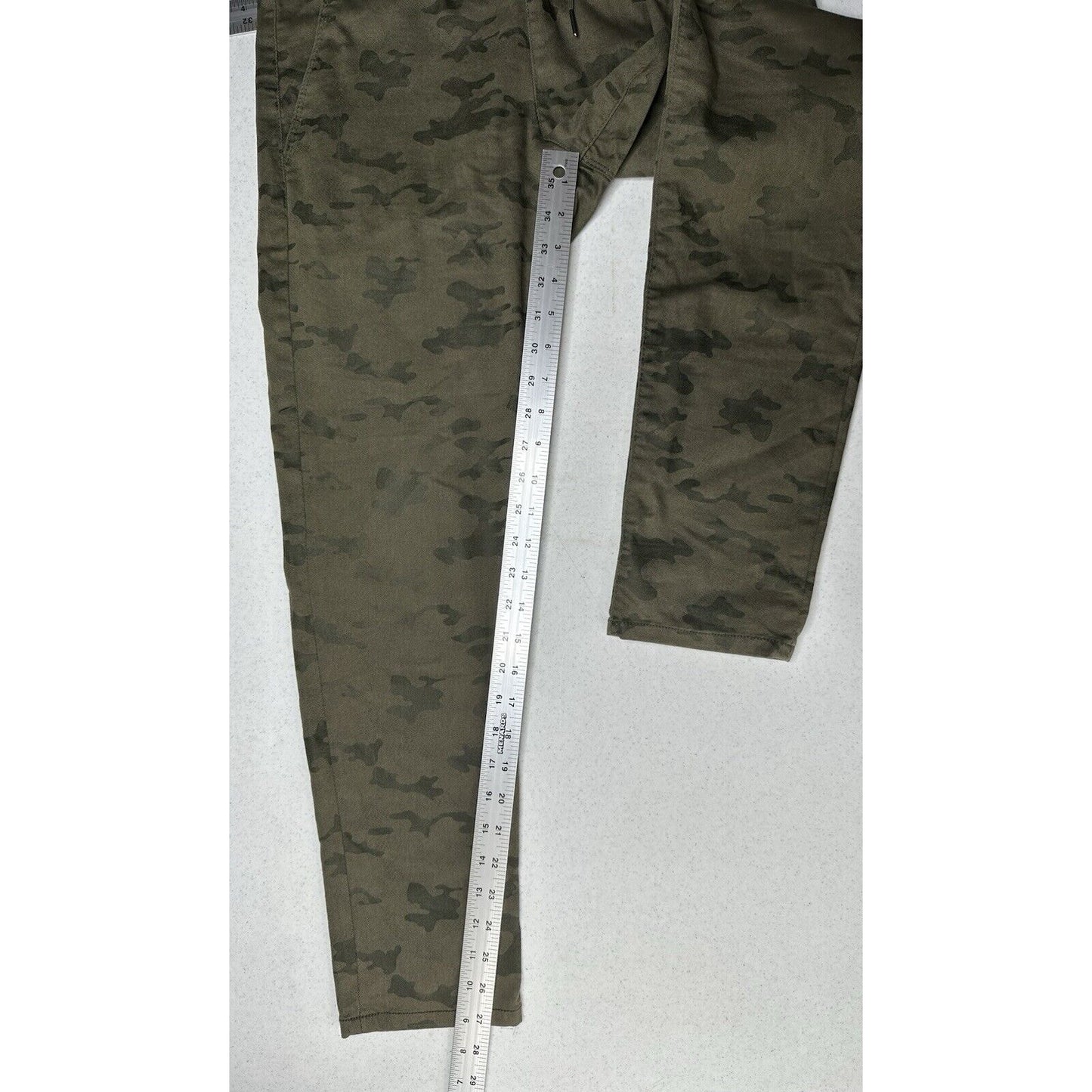 Bevy Flog Pants Womens 29 Shely Green Camoflauge Drawstring Travel Casual EUC