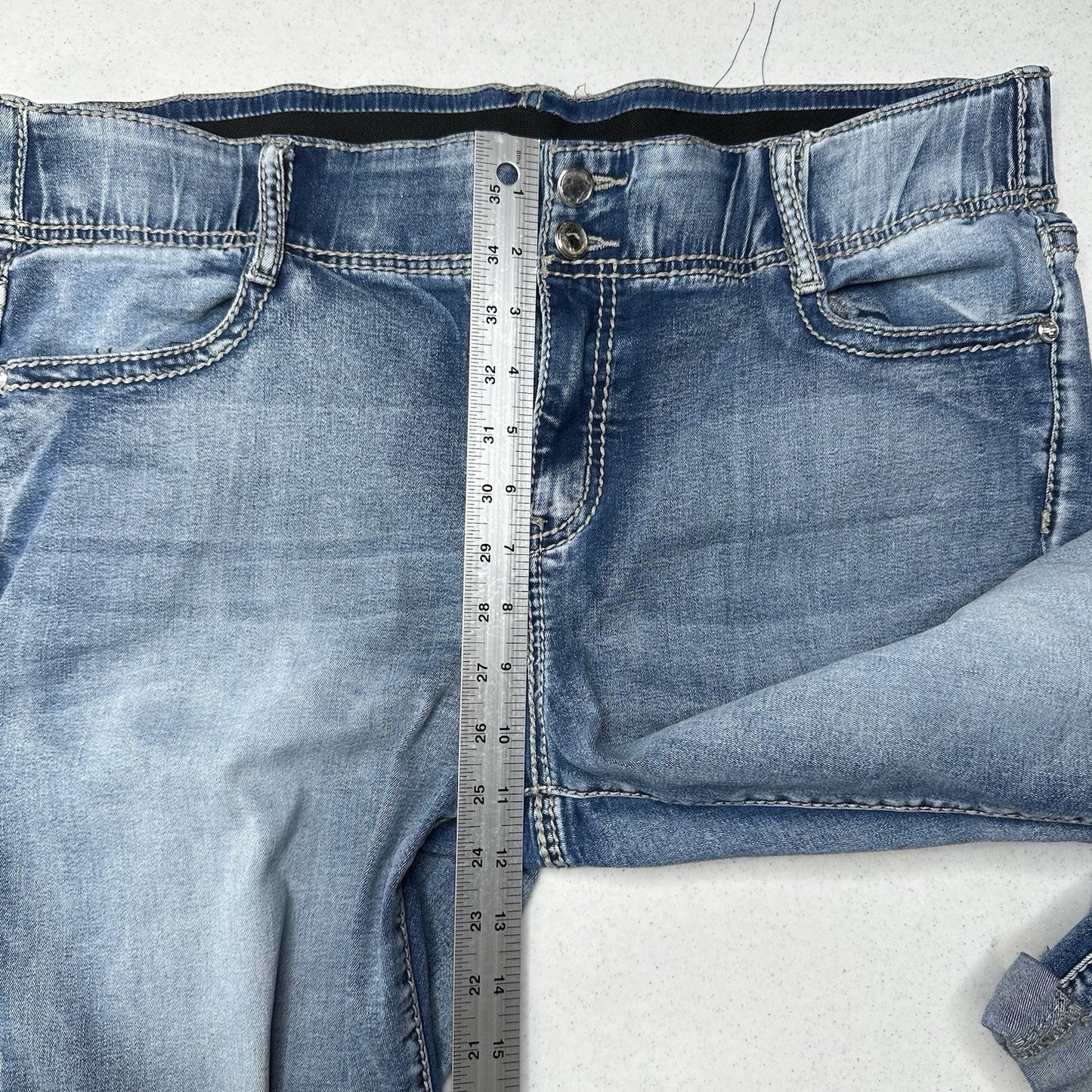 Apt 9 Jeans Womens 18 Capri Tummy Control Blue Cuffed Denim Bling Embroidered