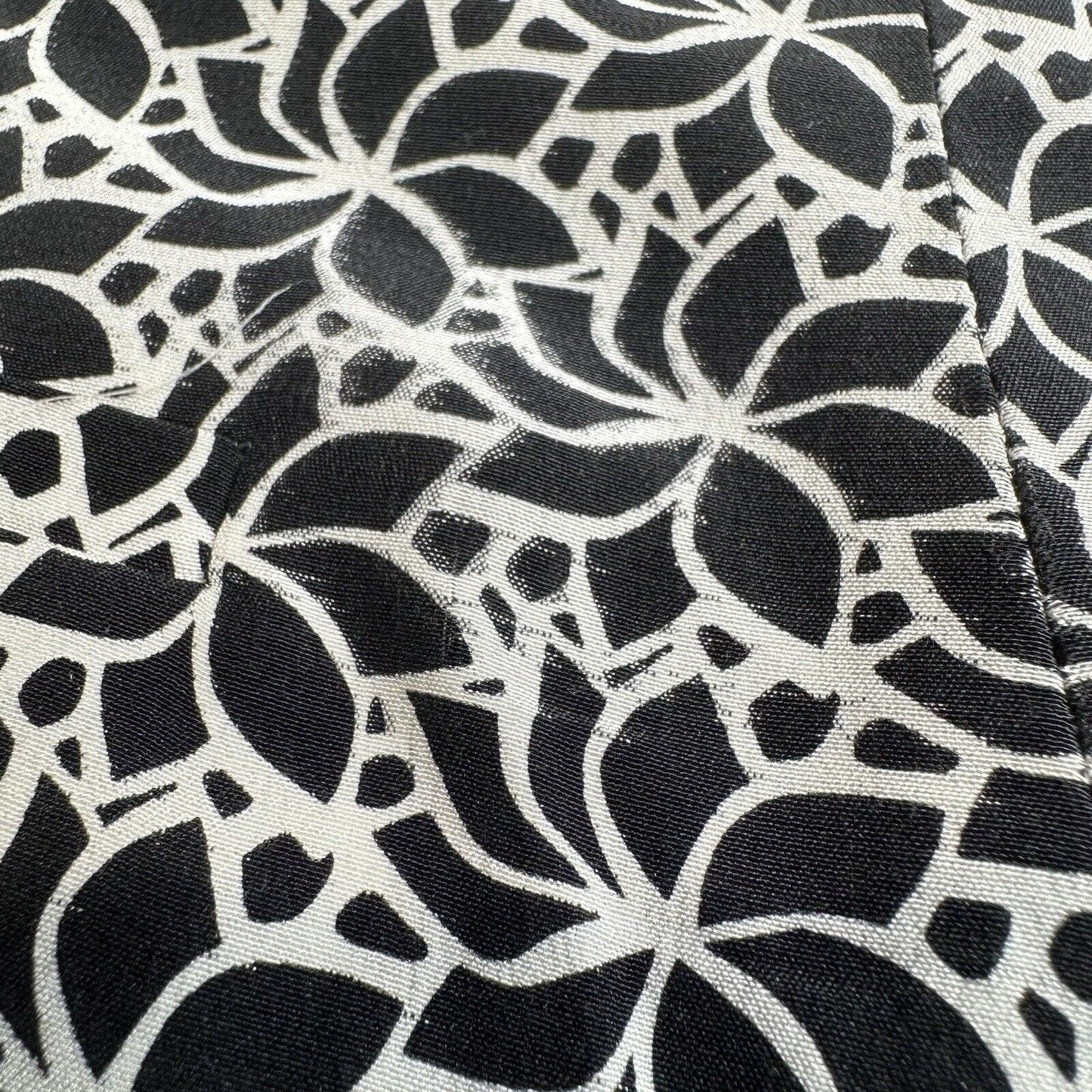 Diane Von Furstenberg Silk Shorts Womens 4 Black/White Floral Zip Front Pockets