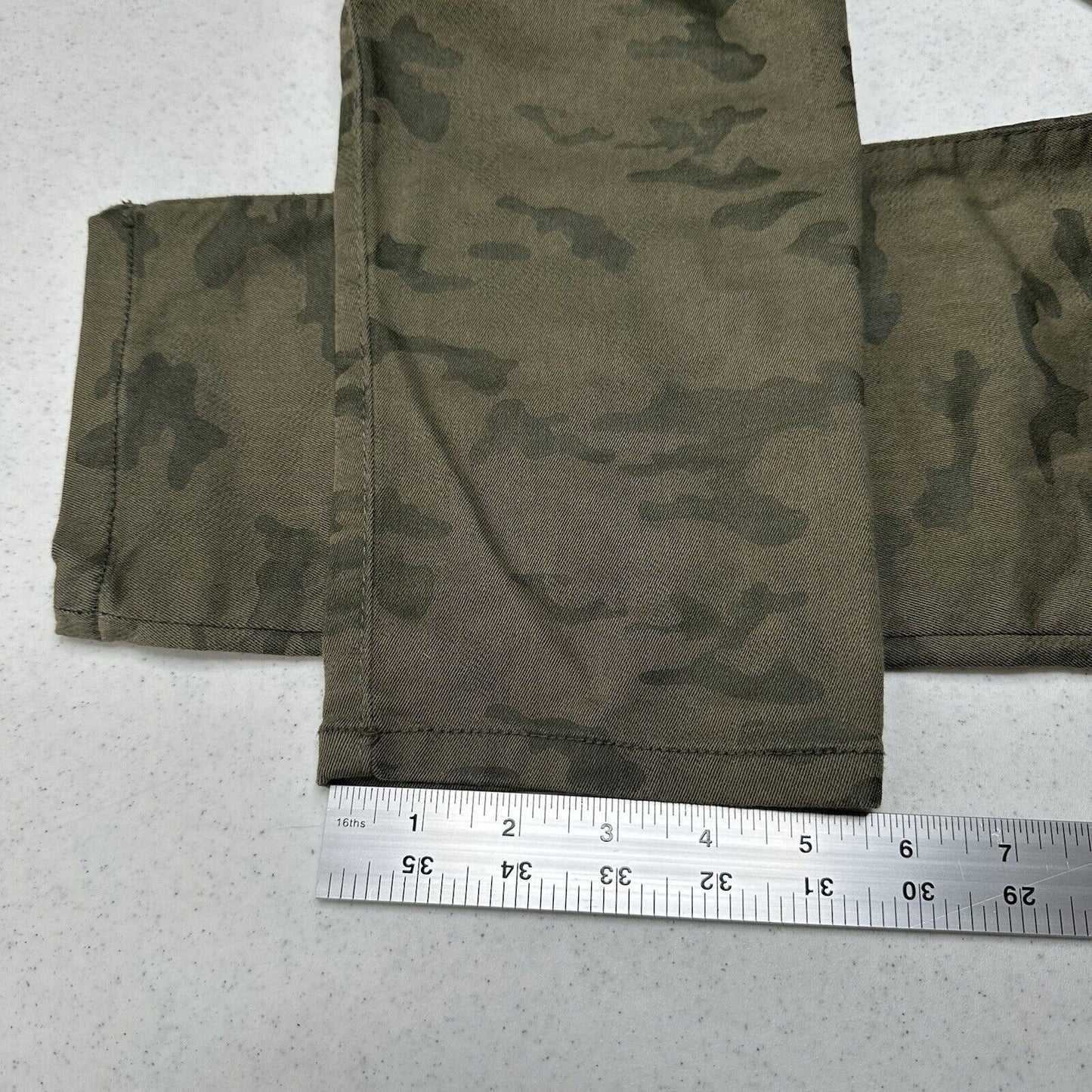 Bevy Flog Pants Womens 29 Shely Green Camoflauge Drawstring Travel Casual EUC