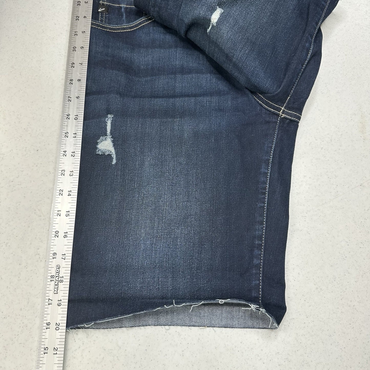 Kancan Shorts Womens 15 31 Bermuda Blue Denim Jean Comfort Distressed Grunge EUC