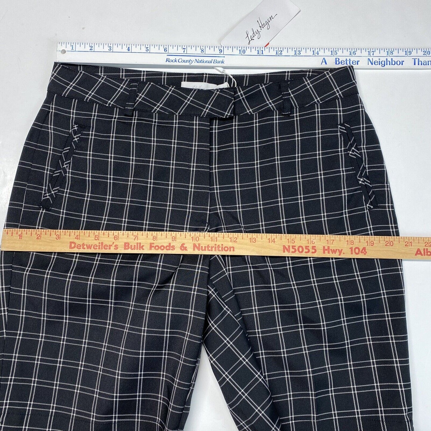 Lady Hagen Shorts Womens 8 Bermuda Golf Midrise Plaid Black White Casual NEW