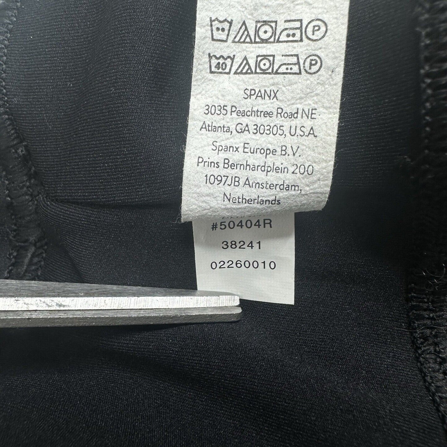 Spanx Leggings Womens Medium Booty Boost Skirted Pants Black Active Pocket EUC