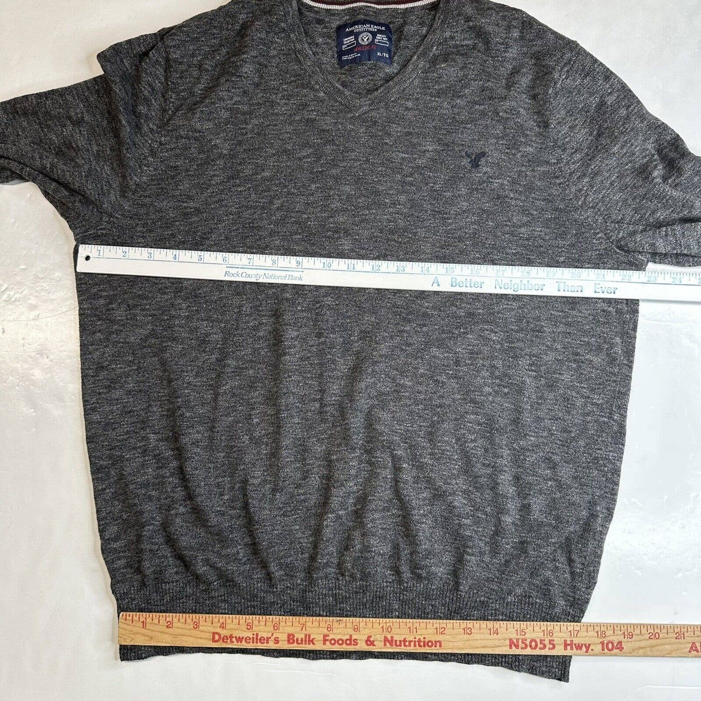 American Eagle Sweater Men XL Gray V-Neck Athletic Fit Long Sleeve Knit Cotton